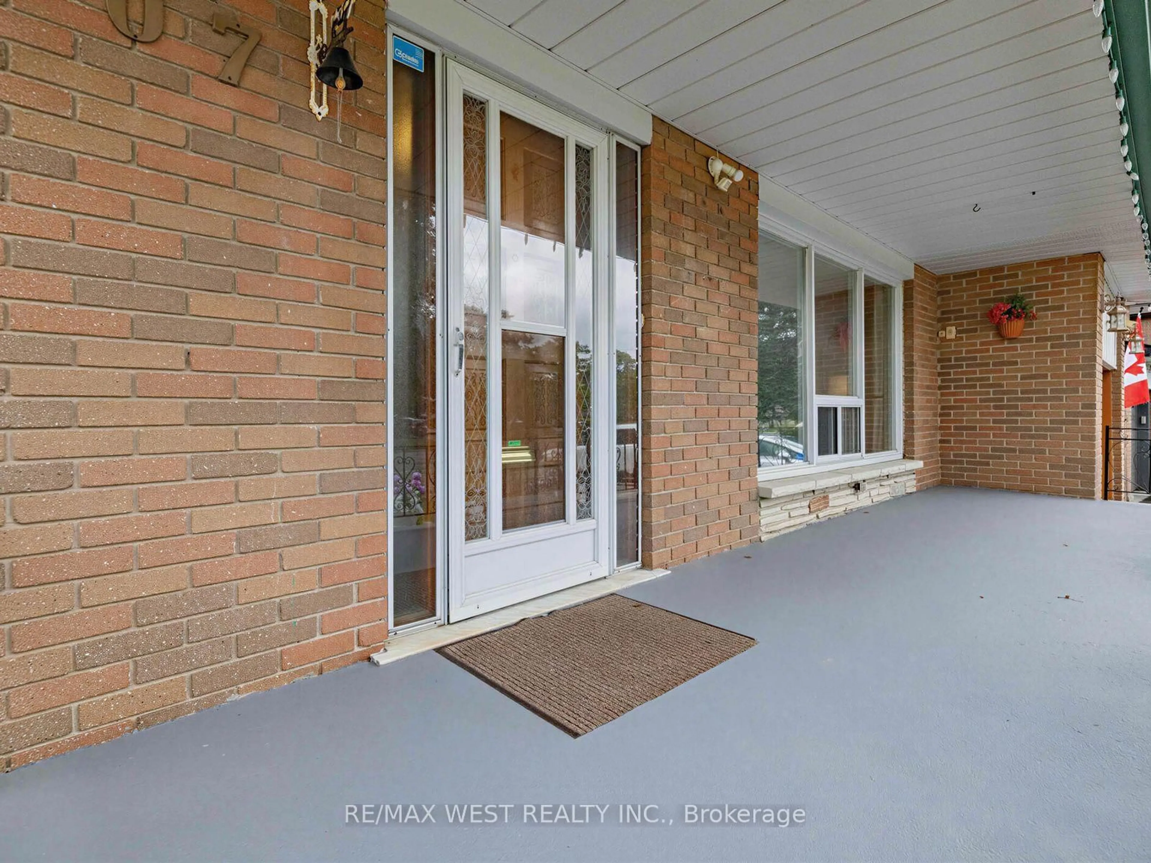 Indoor entryway for 407 Brimorton Dr, Toronto Ontario M1H 2E4
