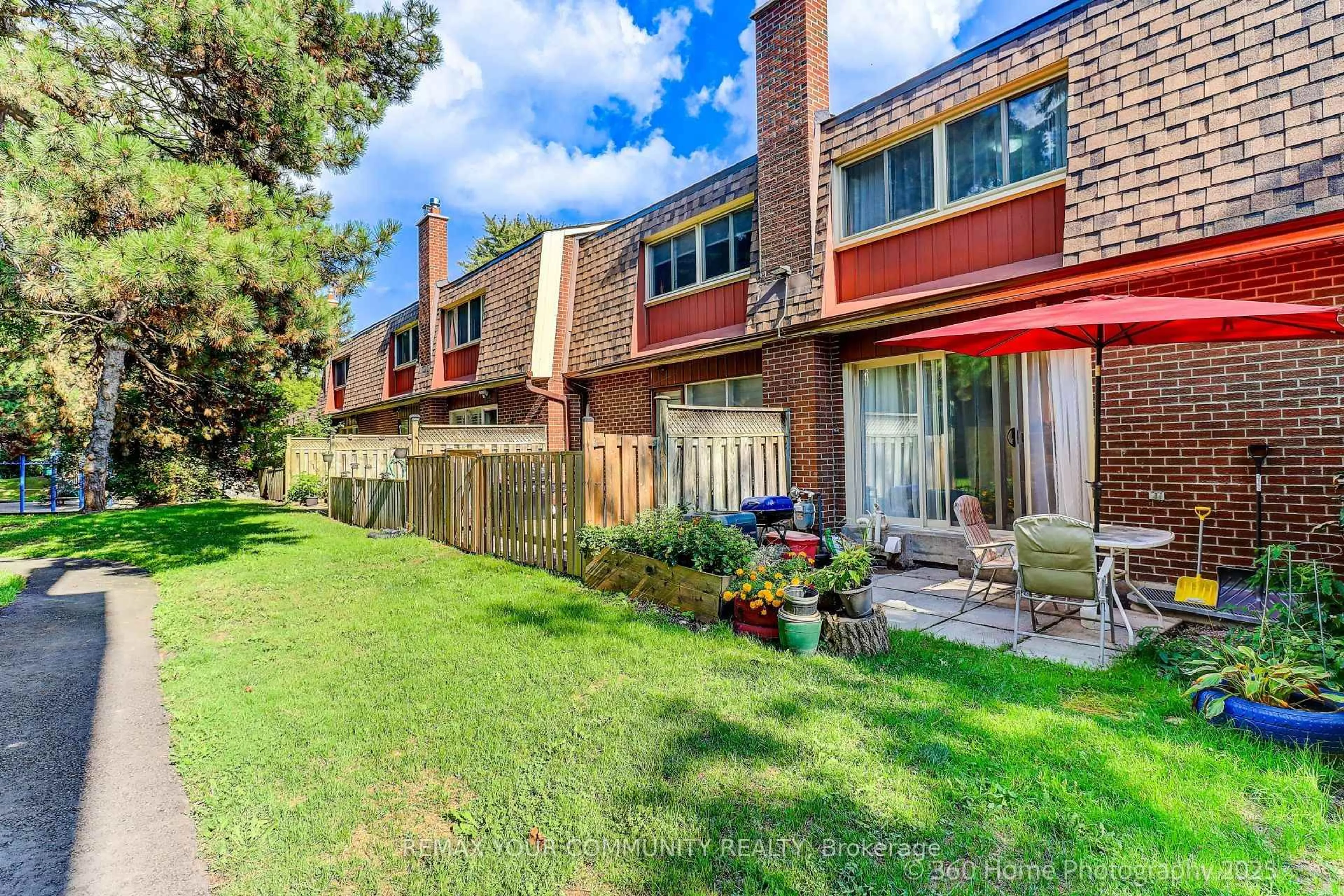 Patio, street for 441 Military Tr #70, Toronto Ontario M1E 4E8