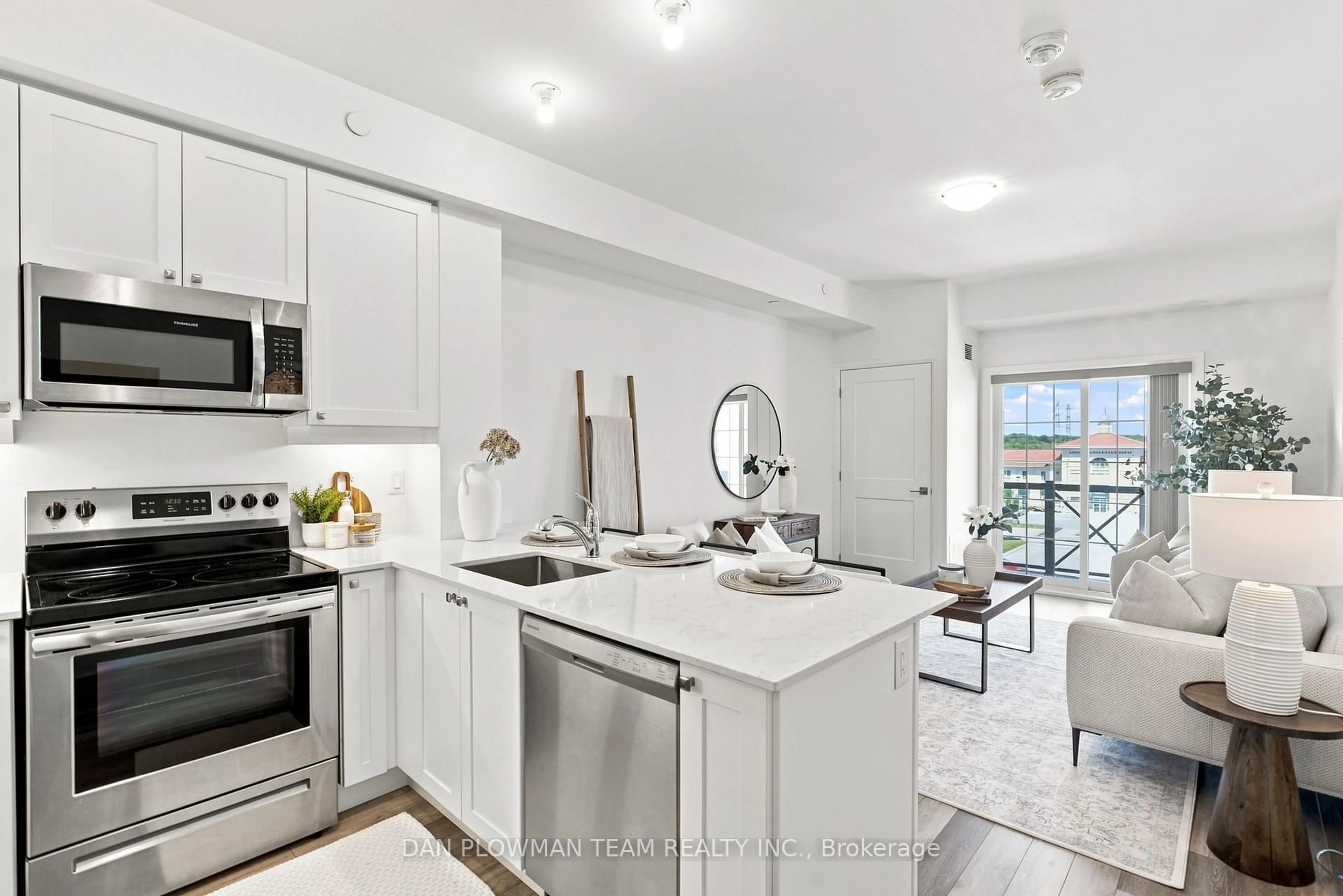 Open concept kitchen, unknown for 50 Lakebreeze Dr #424, Clarington Ontario L1B 0V9