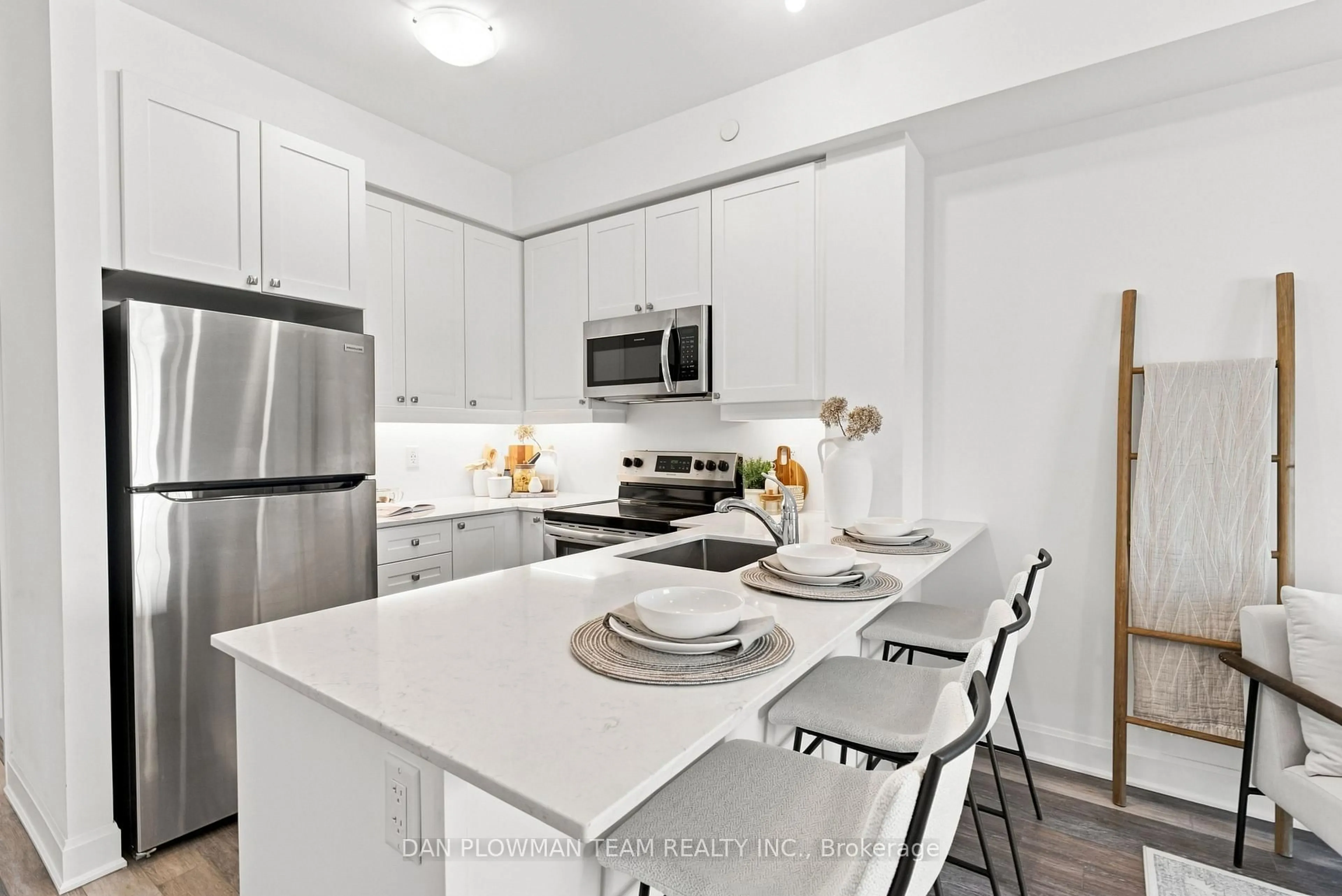 Unknown for 50 Lakebreeze Dr #424, Clarington Ontario L1B 0V9