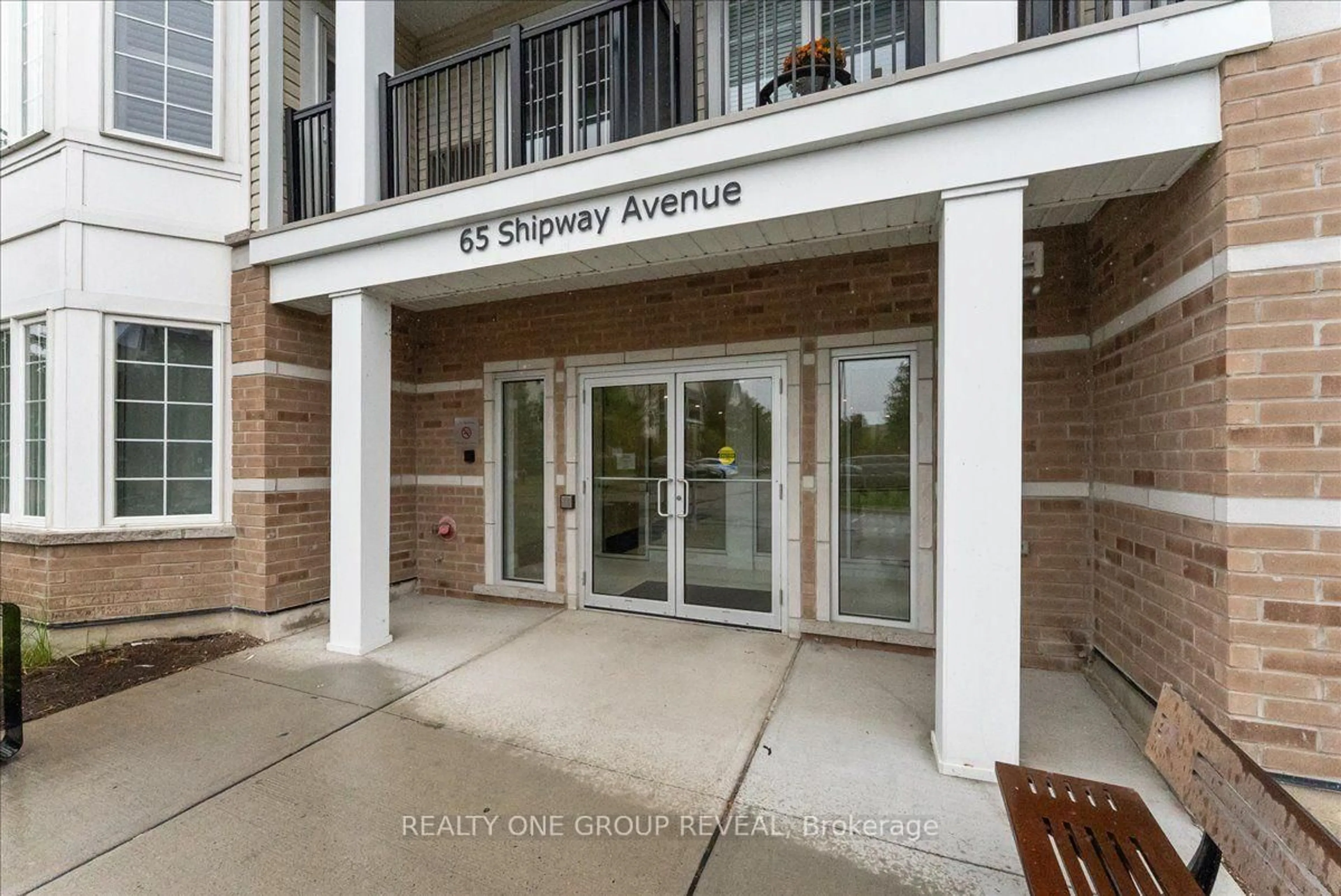 Indoor foyer for 65 Shipway Ave #111, Clarington Ontario L1B 0W2