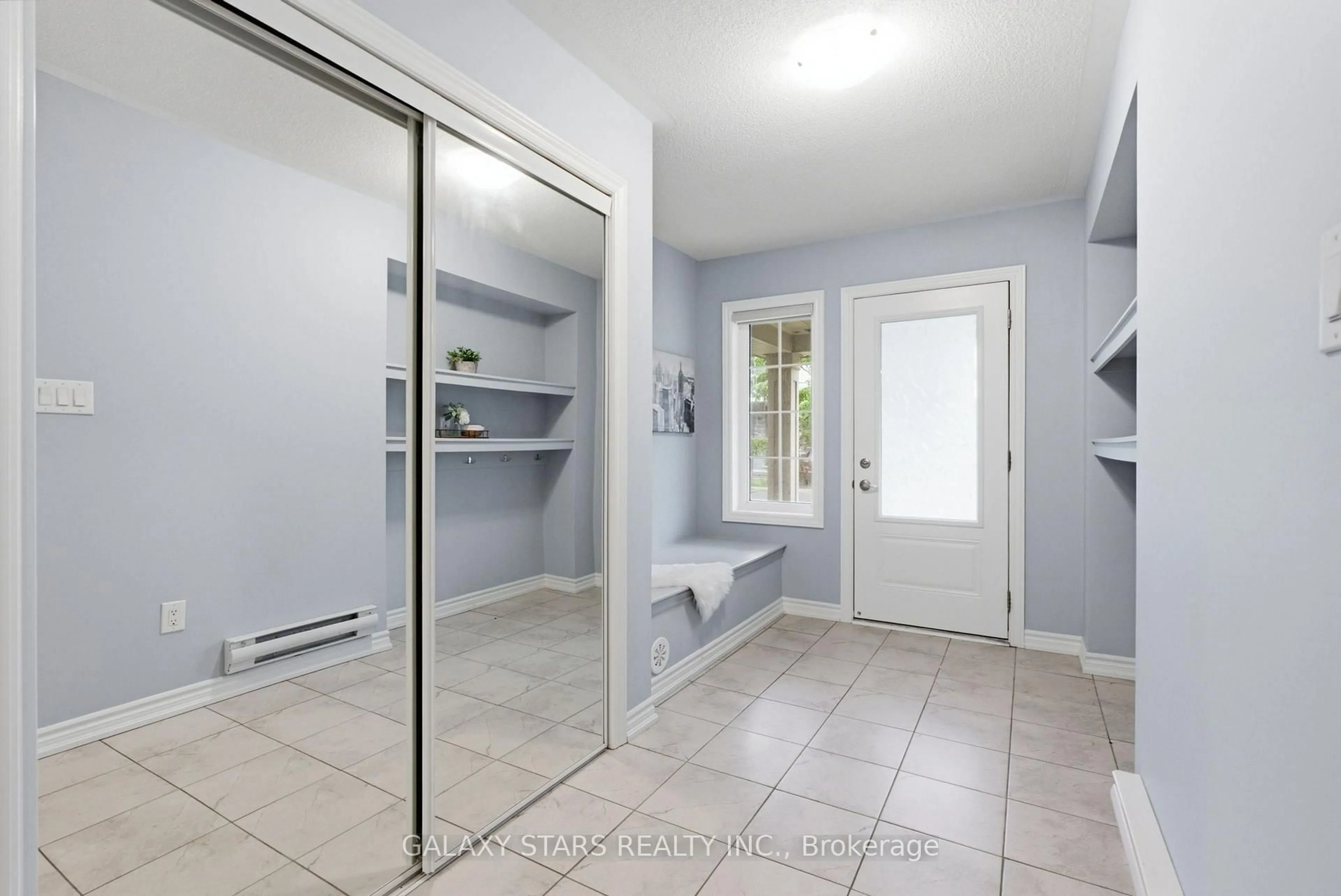 Indoor entryway for 10 Sedgemoor St, Whitby Ontario L1P 0M3
