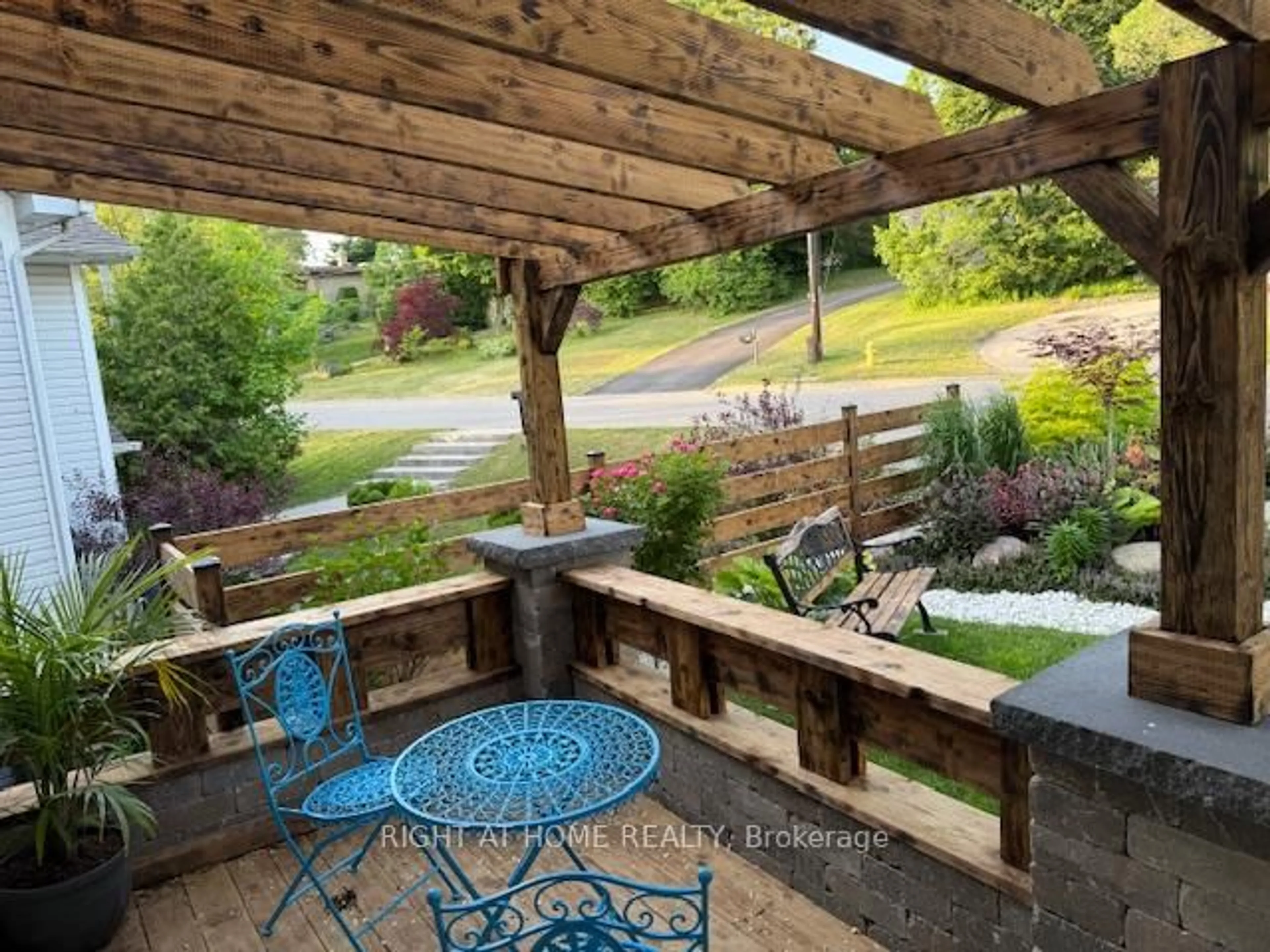 Patio, water/lake/river/ocean view for 1482 Old Forest Rd, Pickering Ontario L1V 1N9