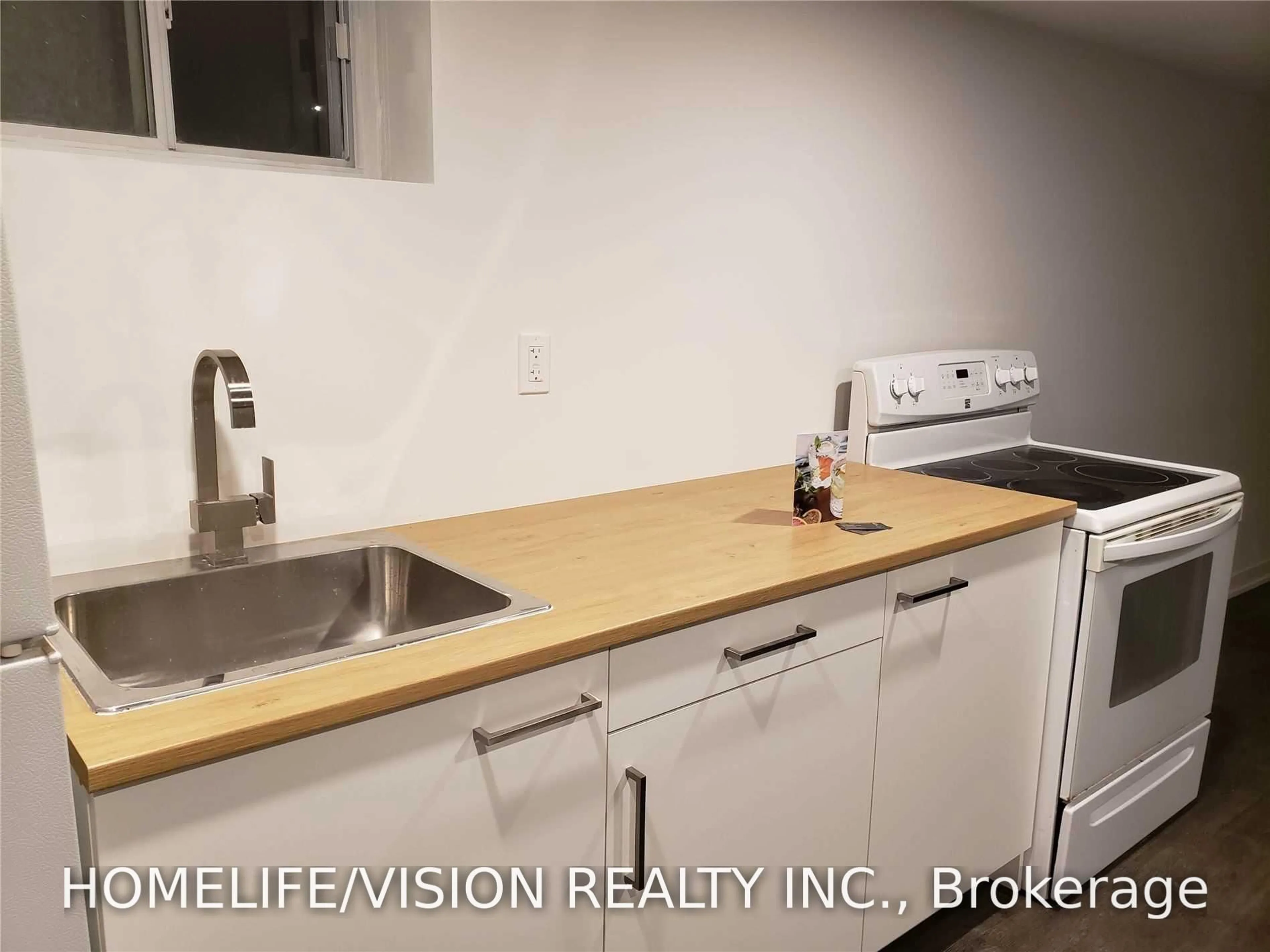 Unknown for 61 Lewiston Rd #Bsmt, Toronto Ontario M1P 1X8