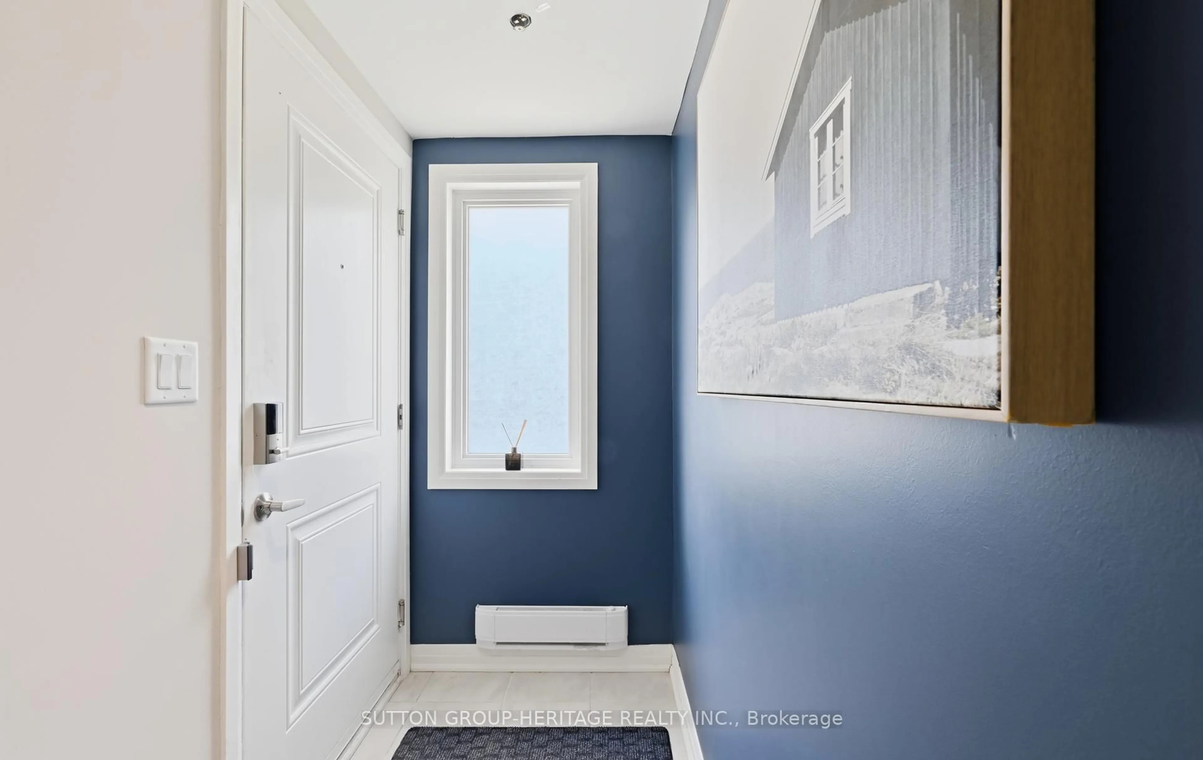 Indoor entryway for 22 C Lookout Dr, Clarington Ontario L1C 7G1