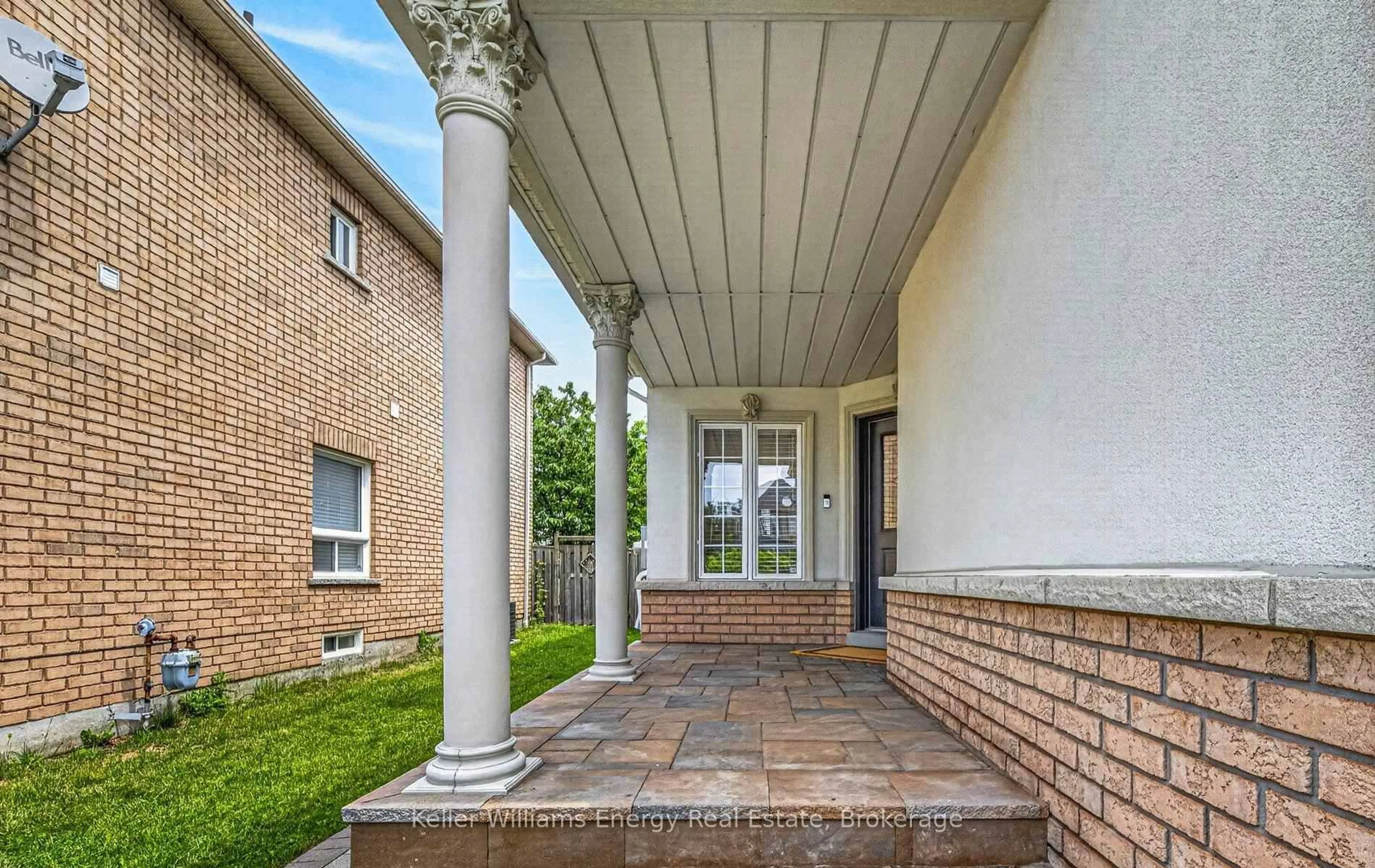Unknown for 15 Steamer Dr, Whitby Ontario L1N 9X6