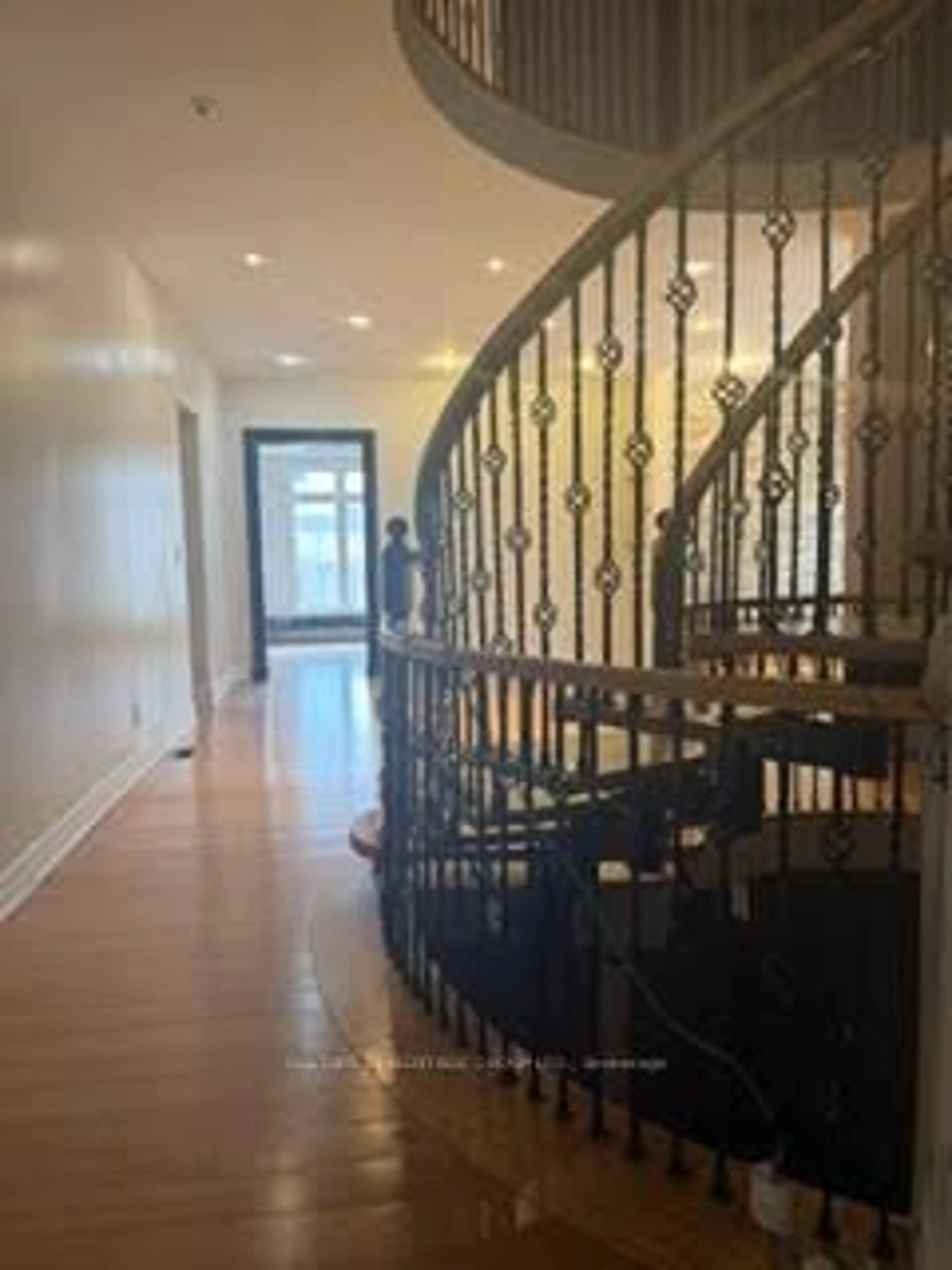 Indoor foyer for 56 Martindale Rd, Toronto Ontario M1M 2C1