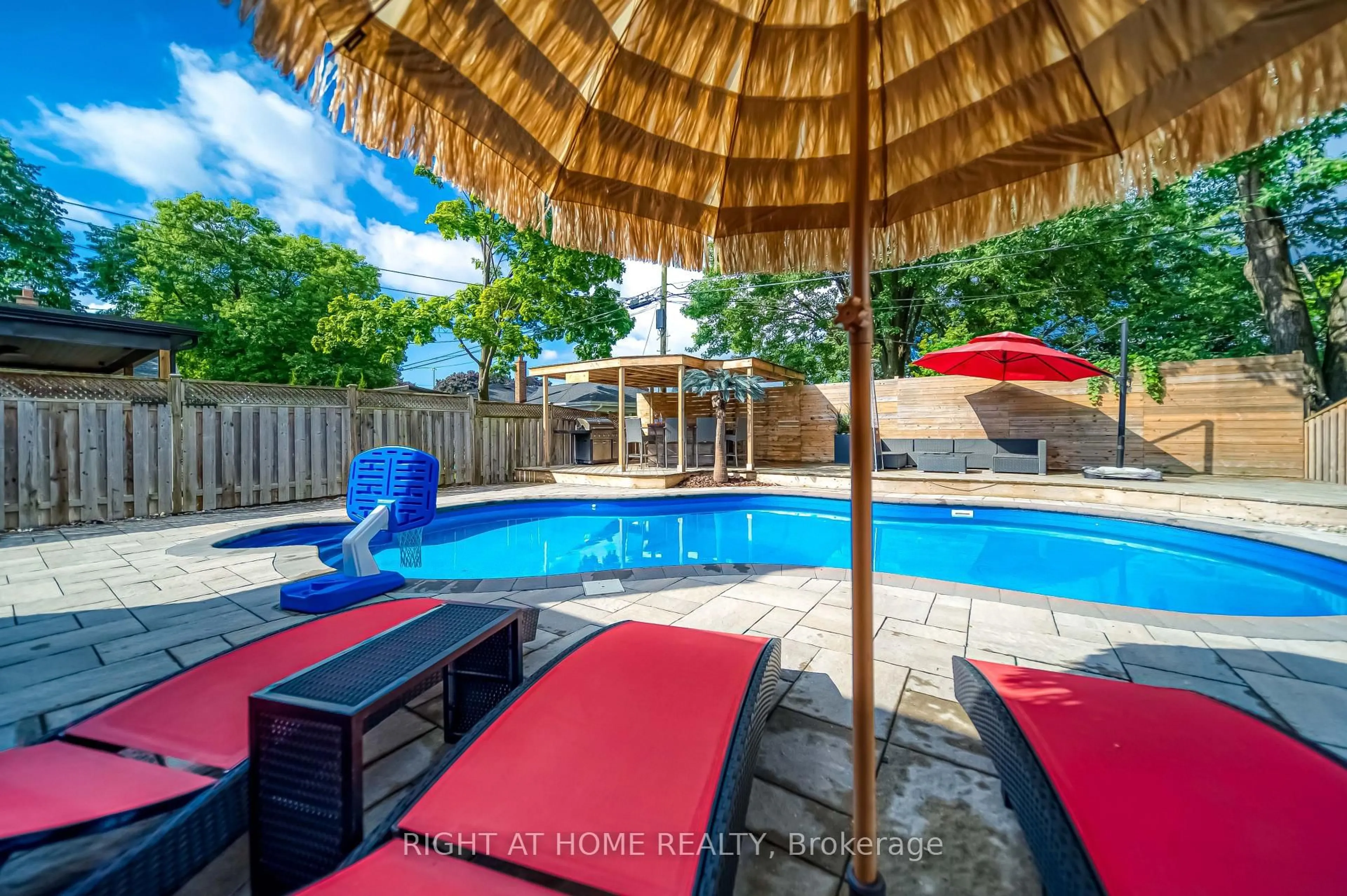 Pool for 76 Wishing Well Dr, Toronto Ontario M1T 1J3