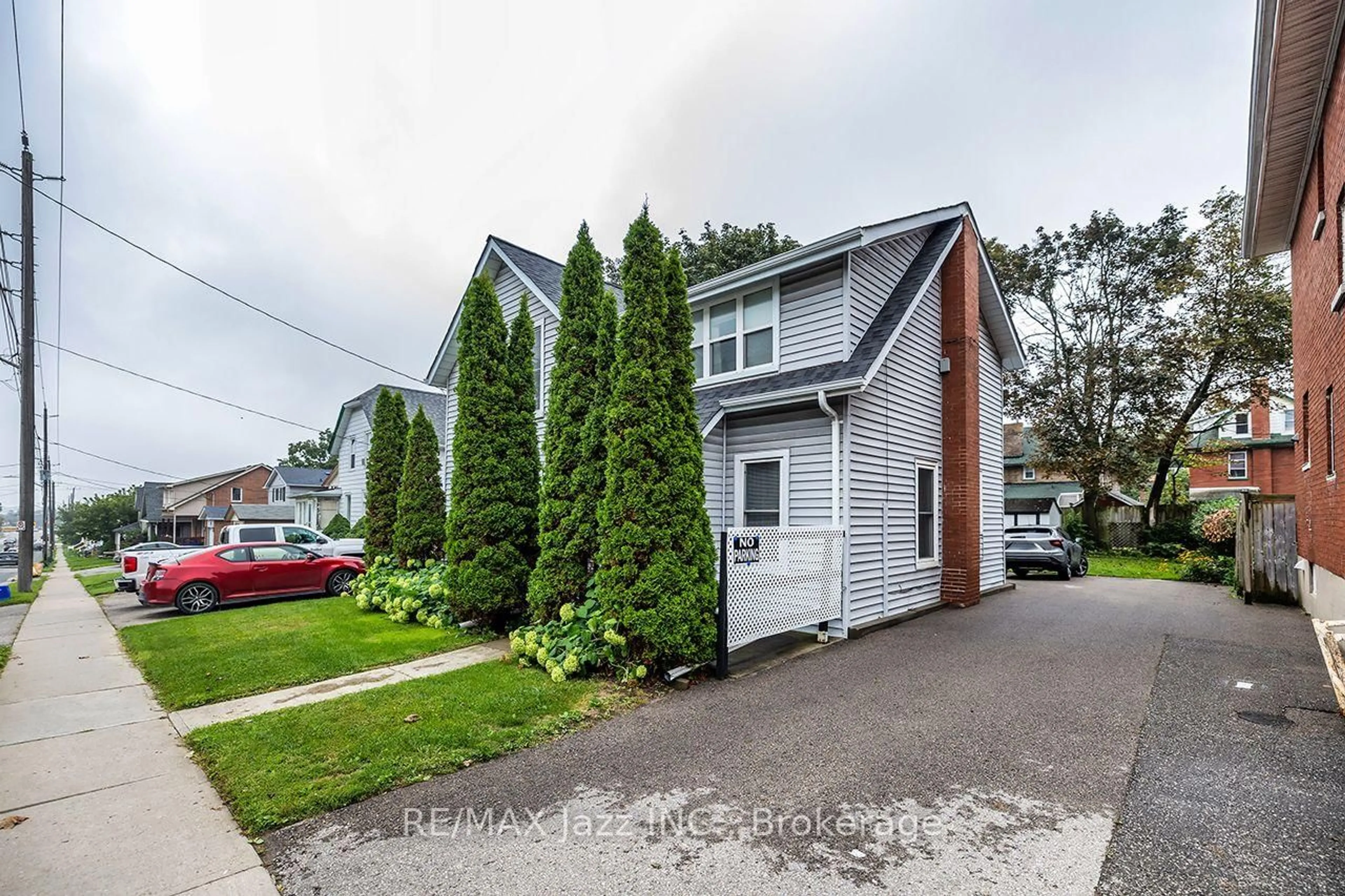 Home with vinyl exterior material, street for 97 Adelaide Ave, Oshawa Ontario L1G 1Z2