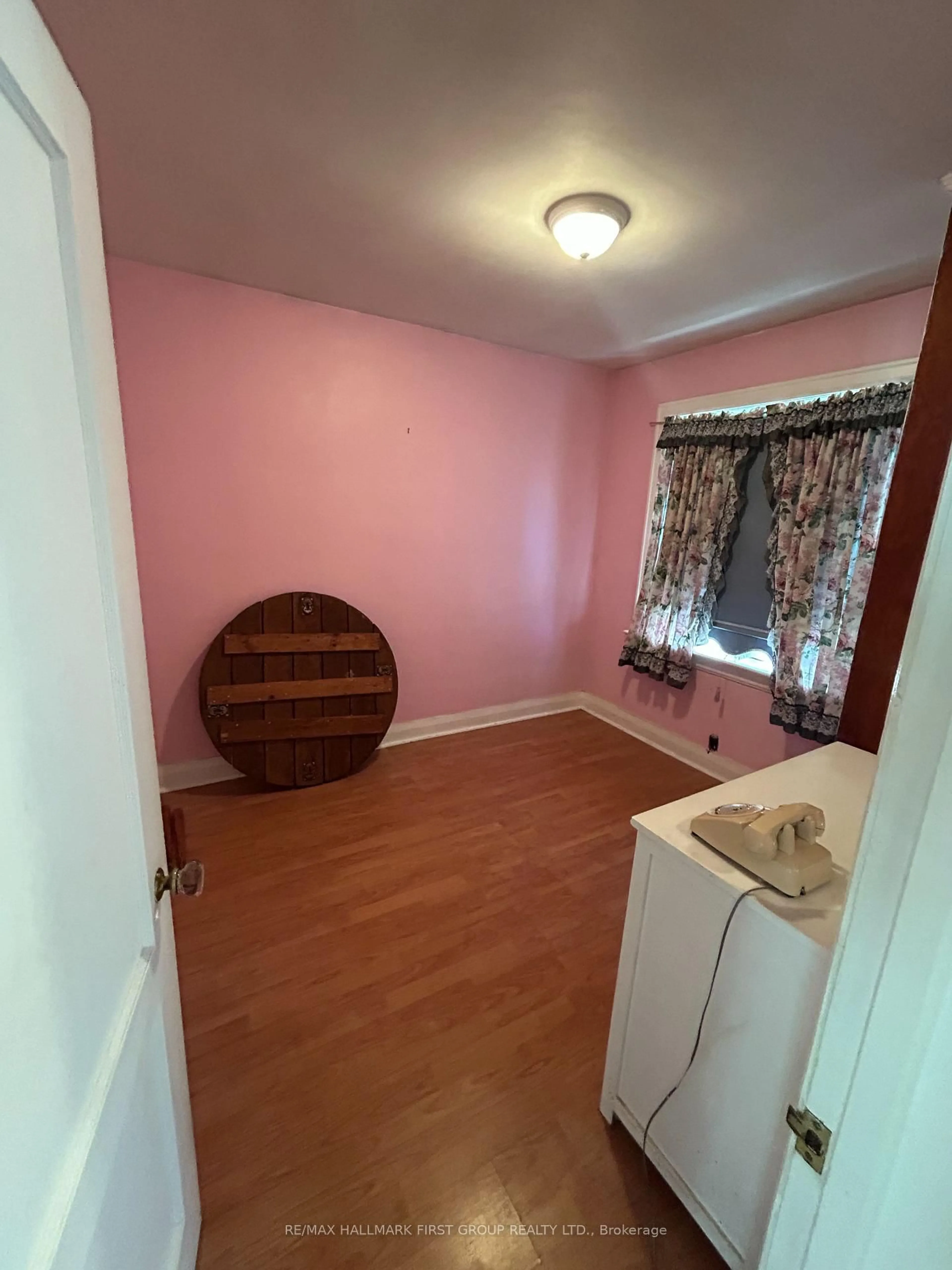 A pic of a room for 917 Green St, Whitby Ontario L1N 4G4