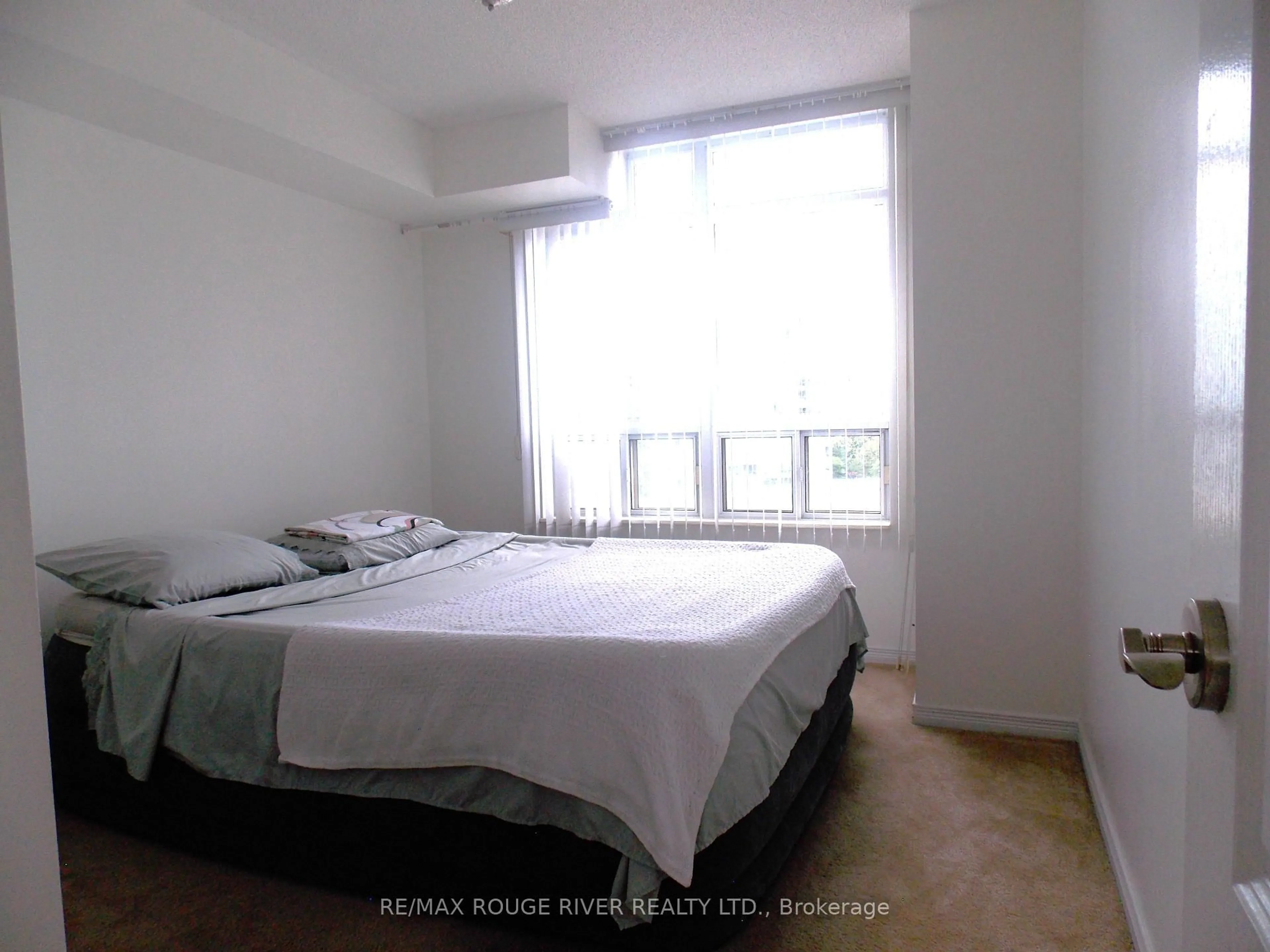 A pic of a room for 3650 Kingston Rd #726, Toronto Ontario M1M 3X9
