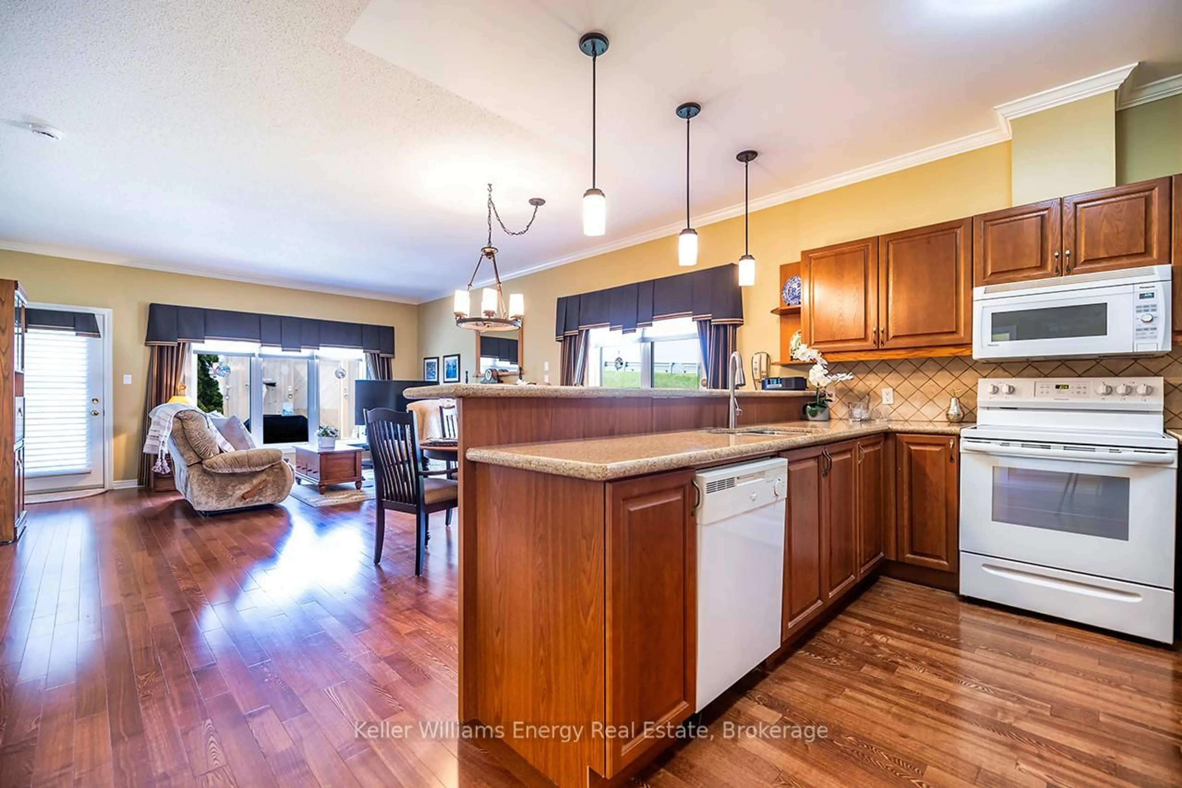 Unknown for 8 Hinkley Tr, Clarington Ontario L1B 1P4
