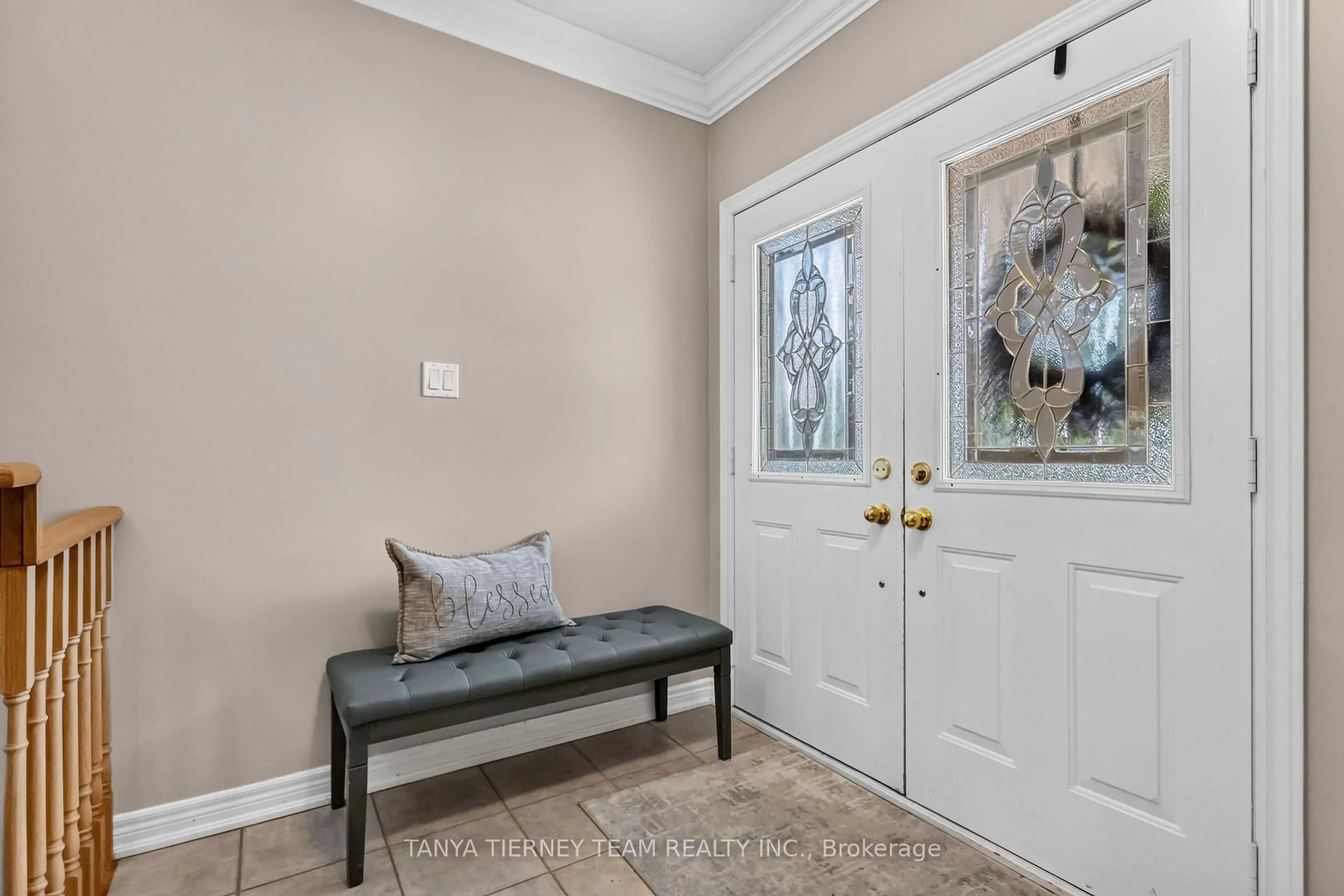 Indoor entryway for 1775 Spartan Crt, Pickering Ontario L1V 7G6