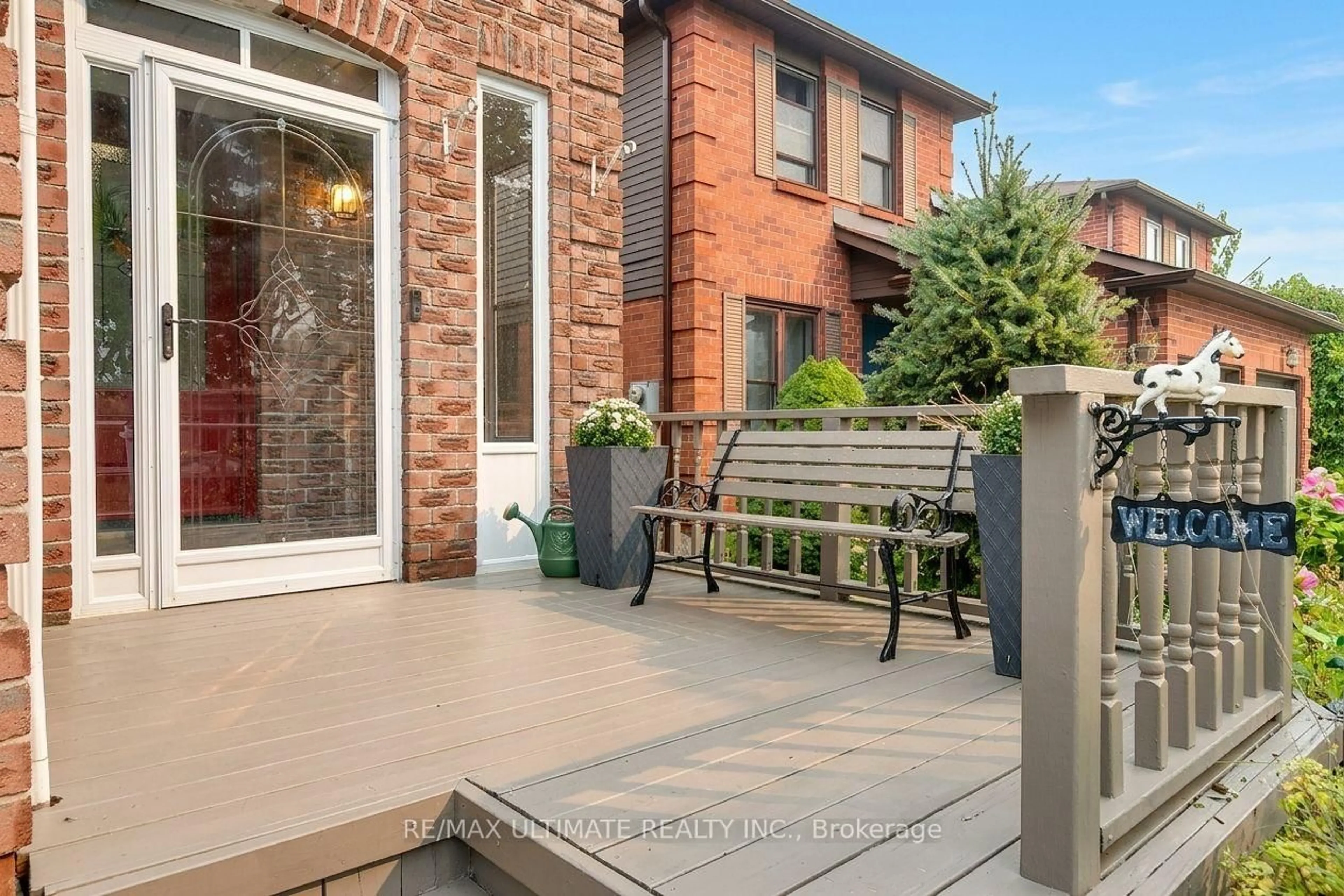 Patio, street for 73 Cluett Dr, Ajax Ontario L1S 7G3