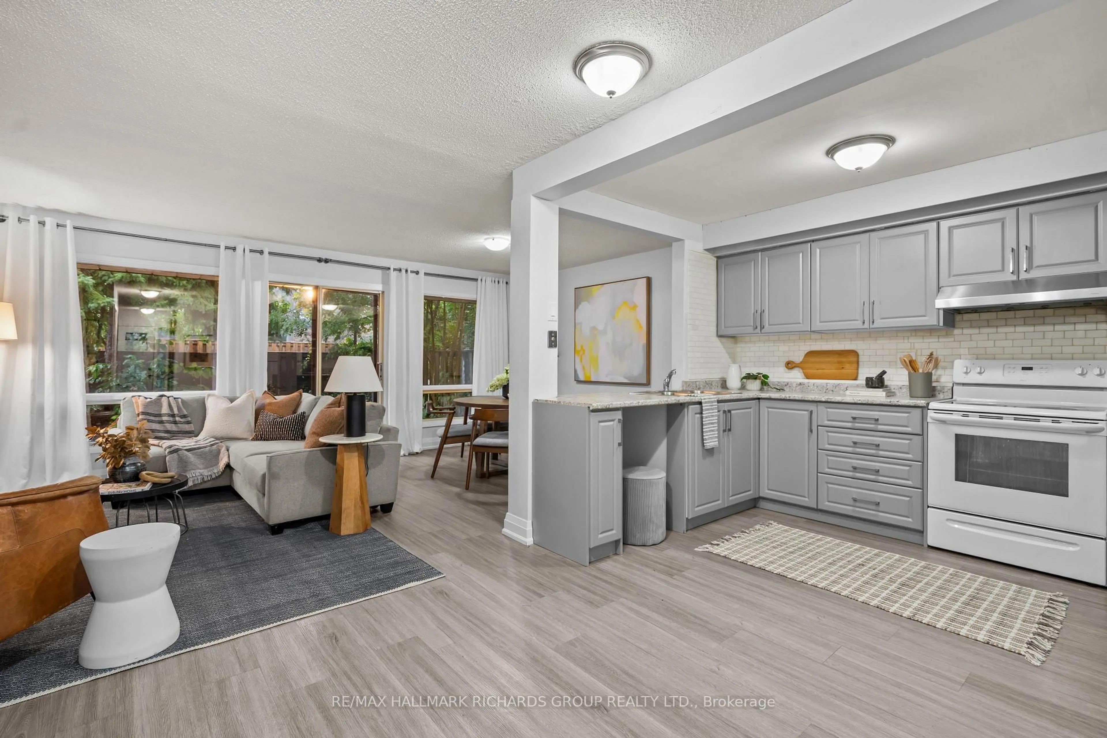 Open concept kitchen, unknown for 11 Livonia Pl #18, Toronto Ontario M1E 4W5
