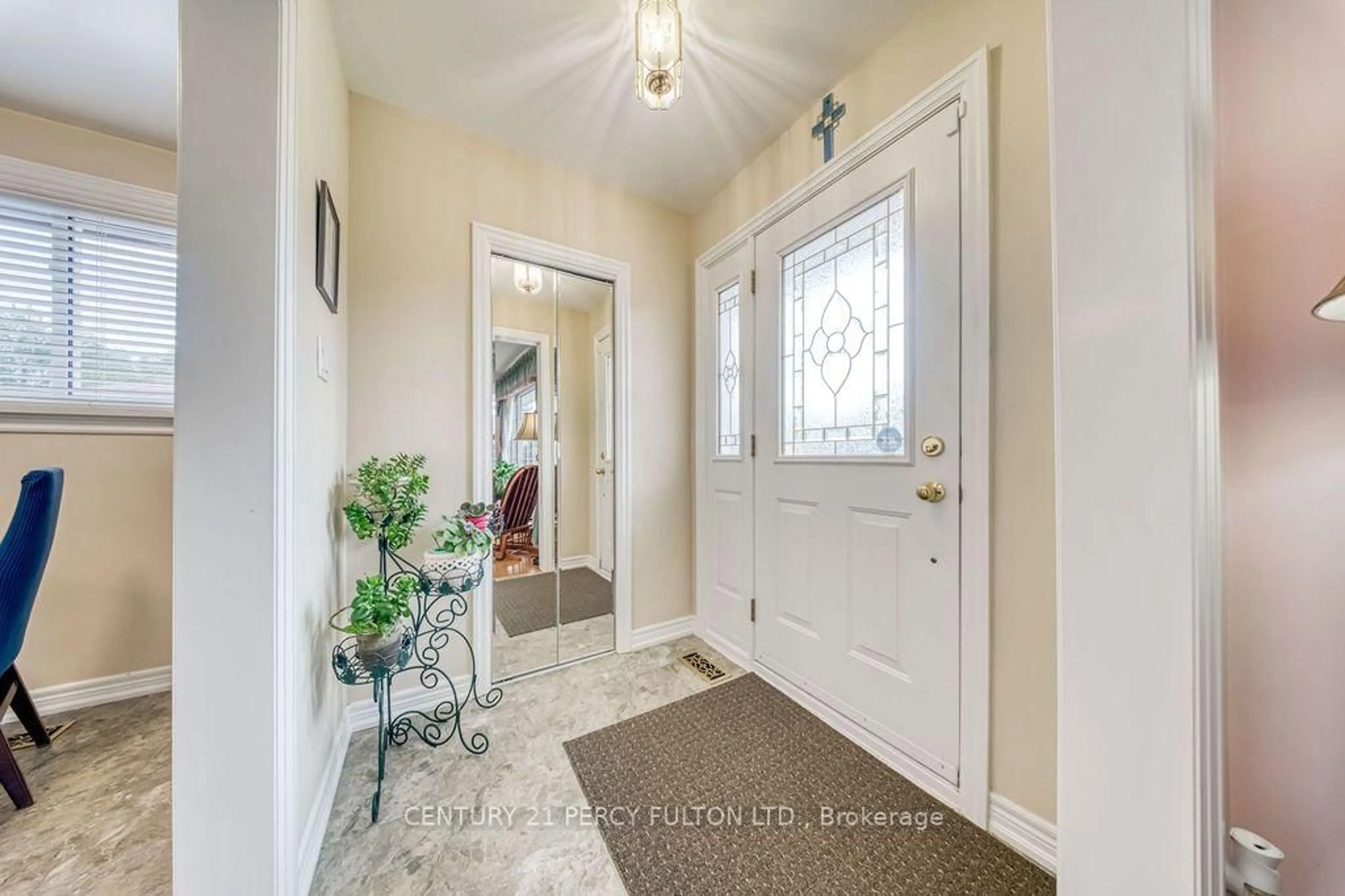 Indoor entryway for 70 Limevale Cres, Toronto Ontario M1E 2K7