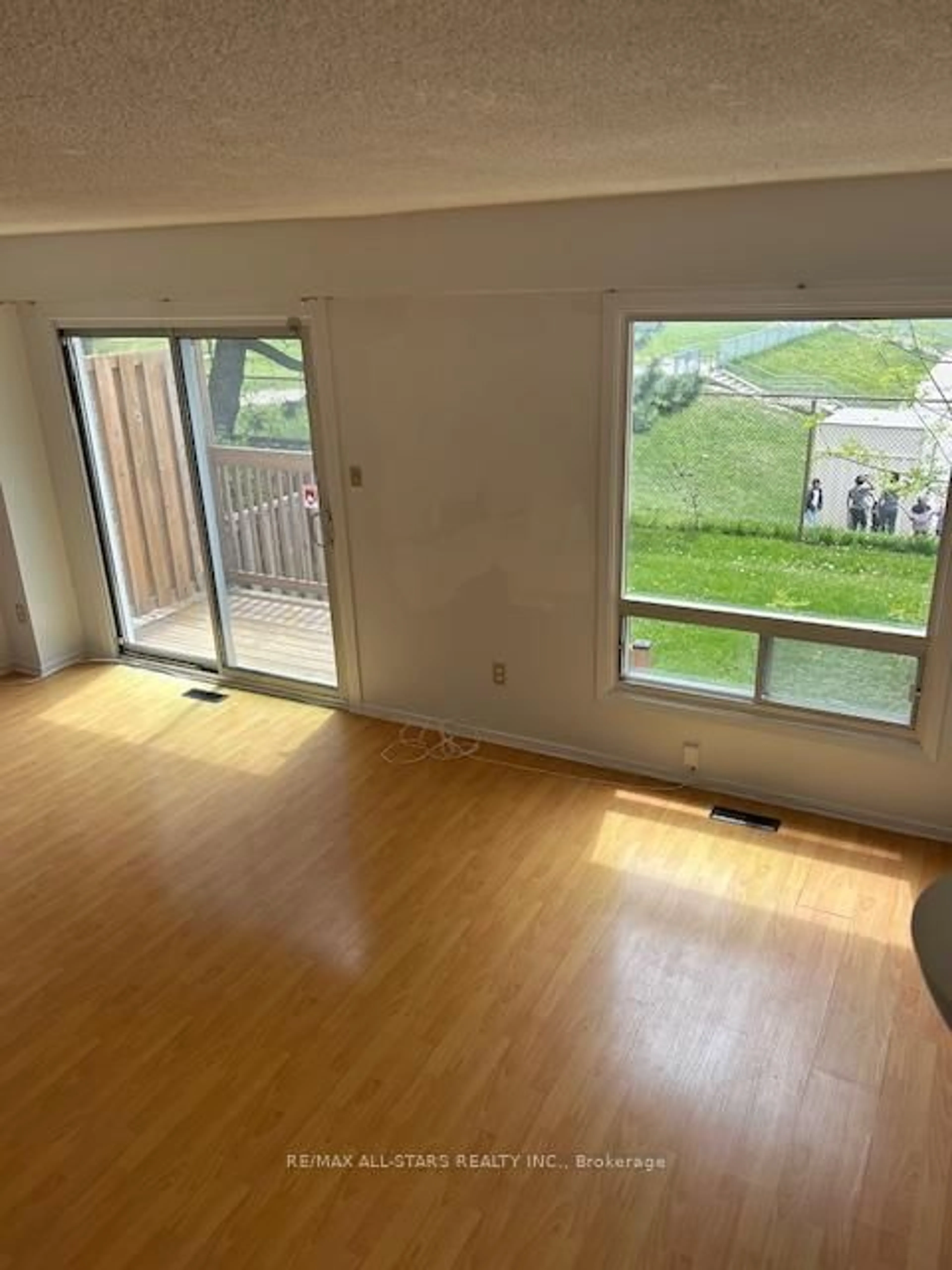 A pic of a room for 201 Alexmuir Blvd #82, Toronto Ontario M1V 1S5