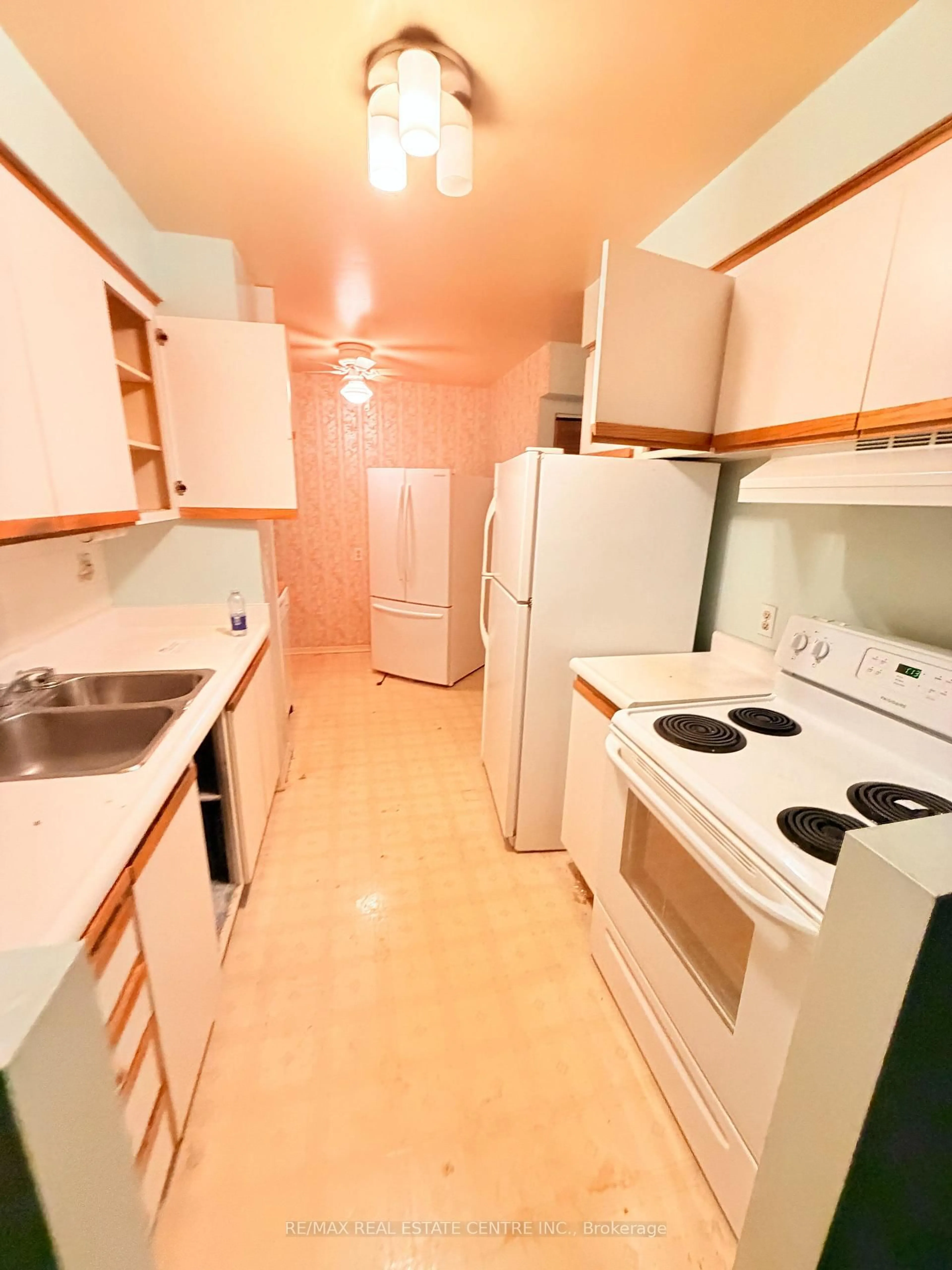 Standard kitchen, unknown for 1028 Bridletowne Circ, Toronto Ontario M1W 2H8