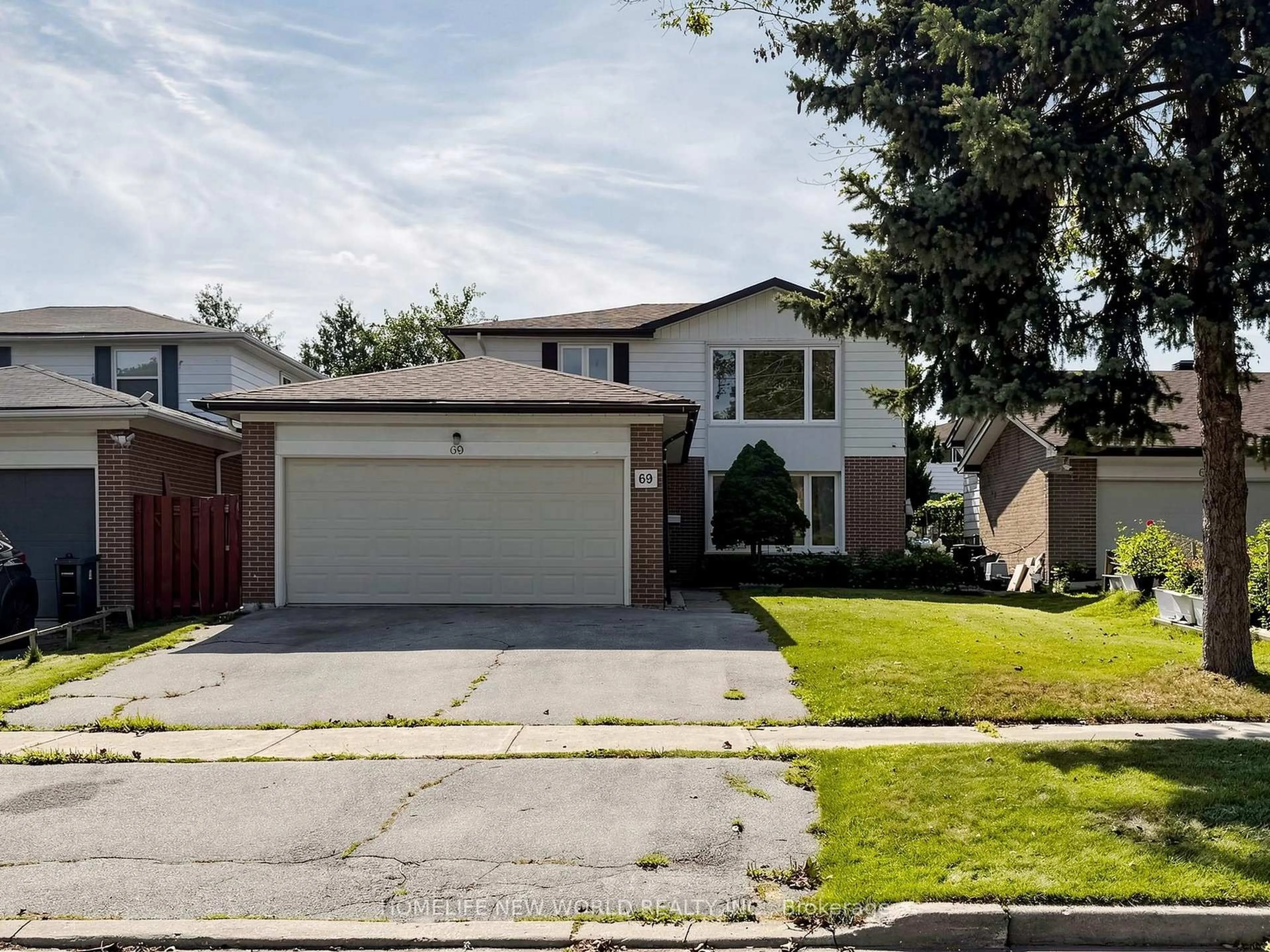 Home with vinyl exterior material, street for 69 Brigadoon Cres, Toronto Ontario M1T 3C2
