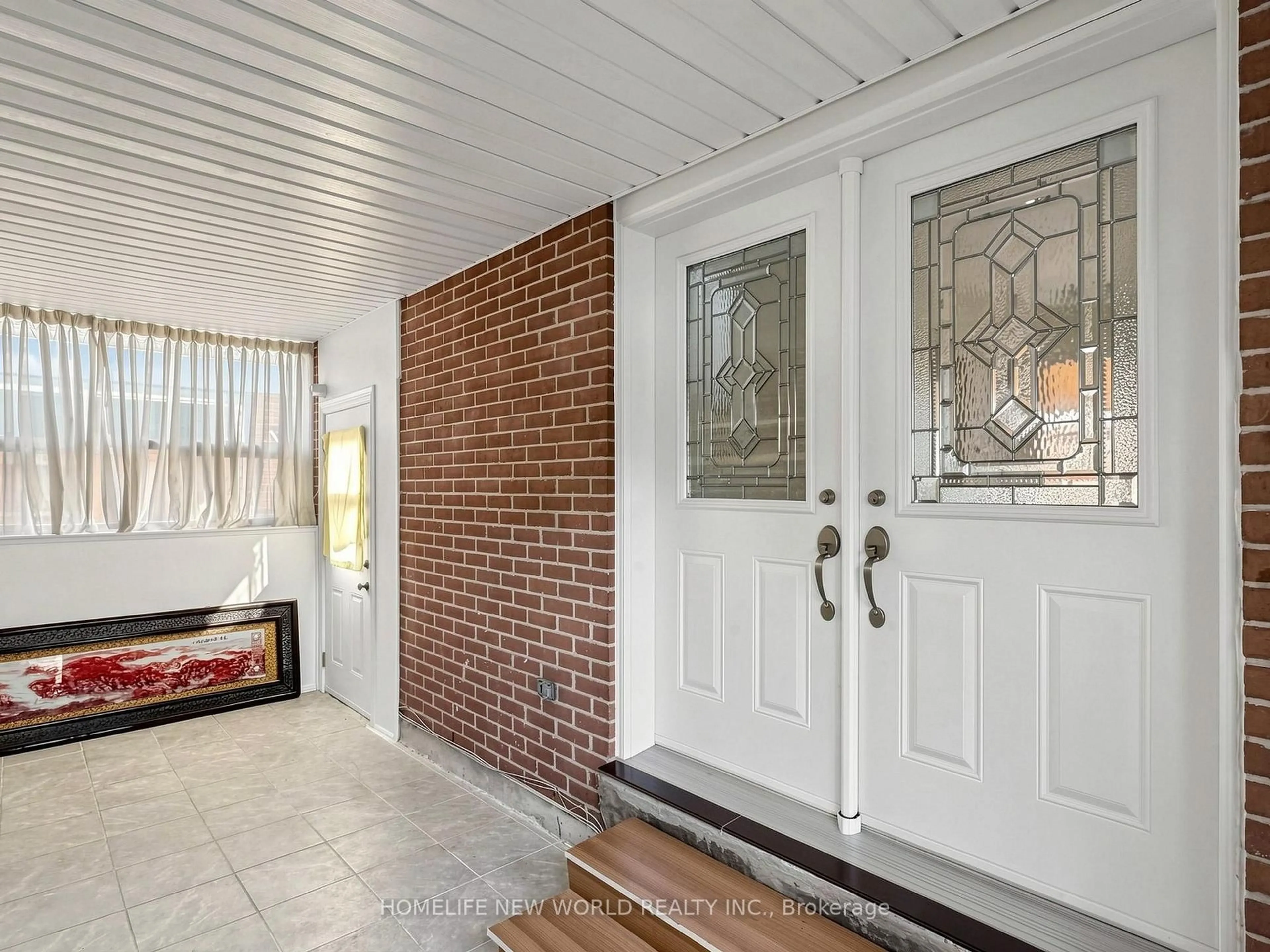 Indoor entryway for 69 Brigadoon Cres, Toronto Ontario M1T 3C2