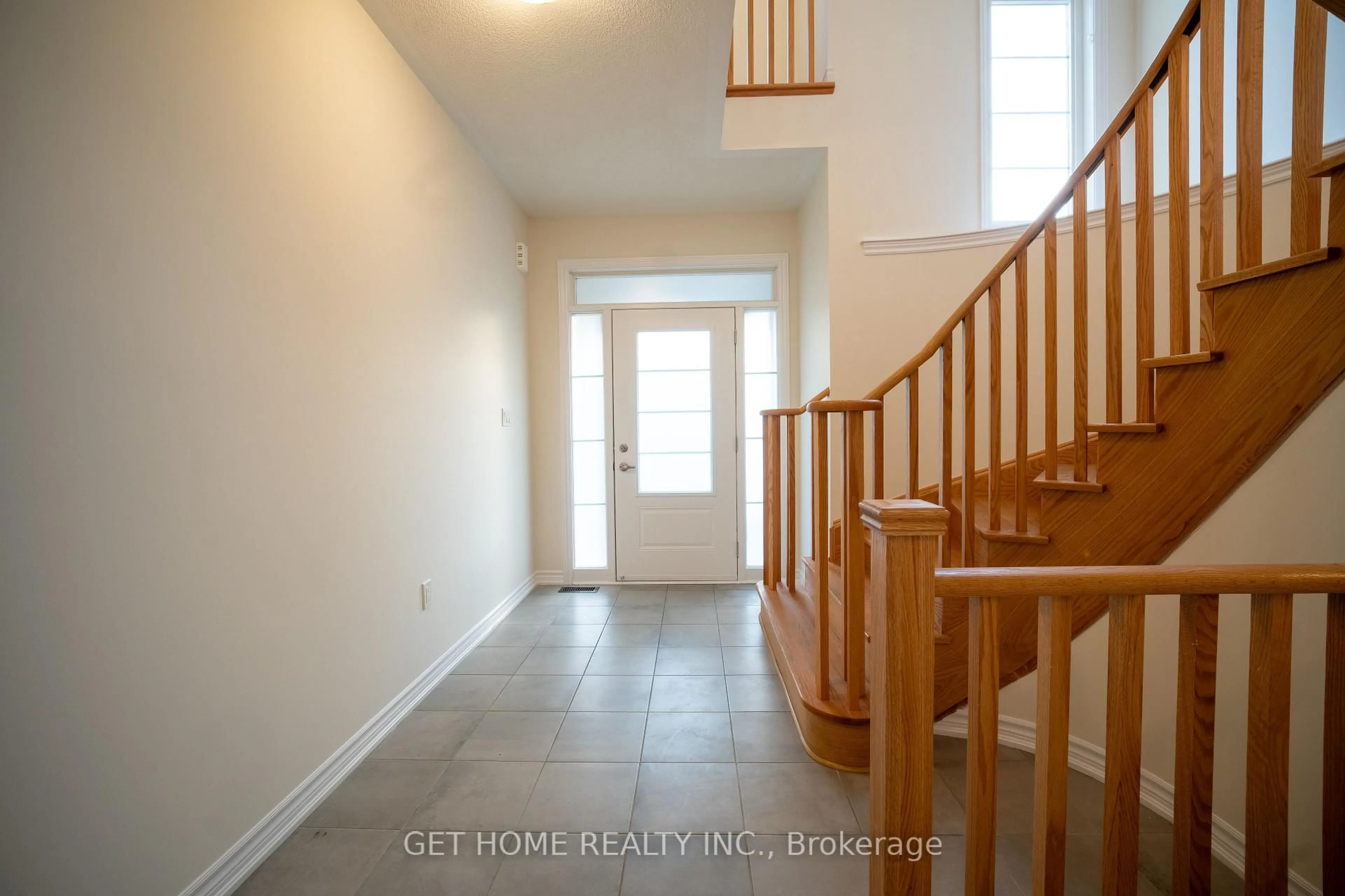 Indoor entryway for 215 Ronald Gustcott Dr, Oshawa Ontario L1K 3G3