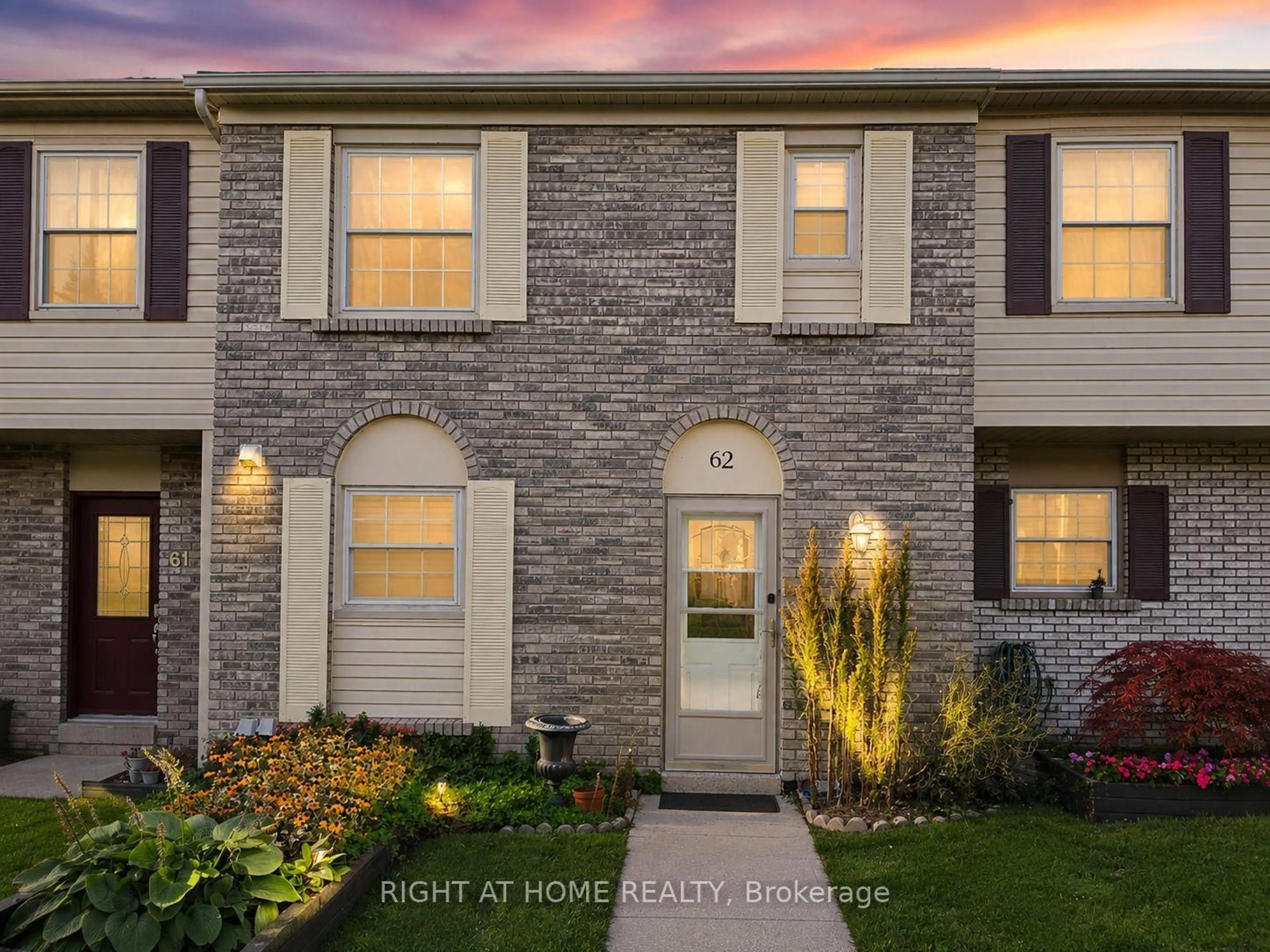 Home with vinyl exterior material, street for 580 Eyer Dr #62, Pickering Ontario L1W 3B7