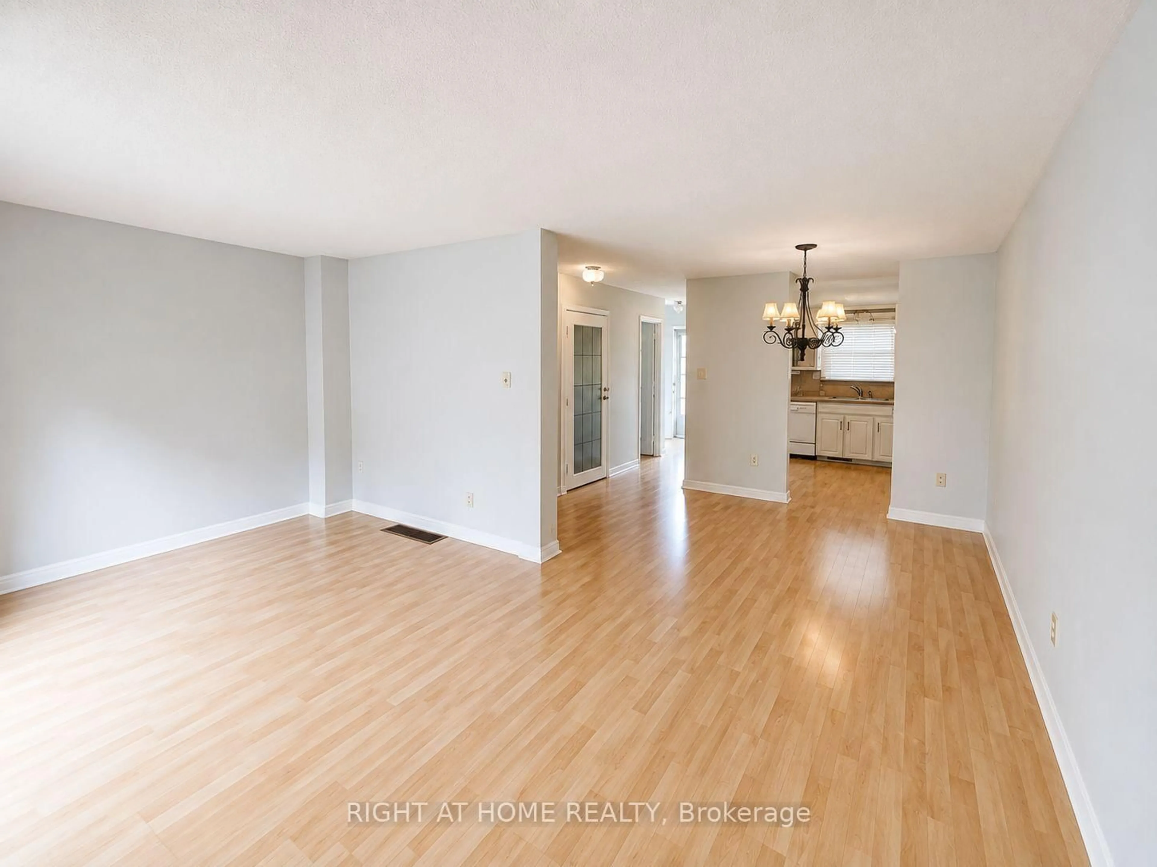 A pic of a room for 580 Eyer Dr #62, Pickering Ontario L1W 3B7