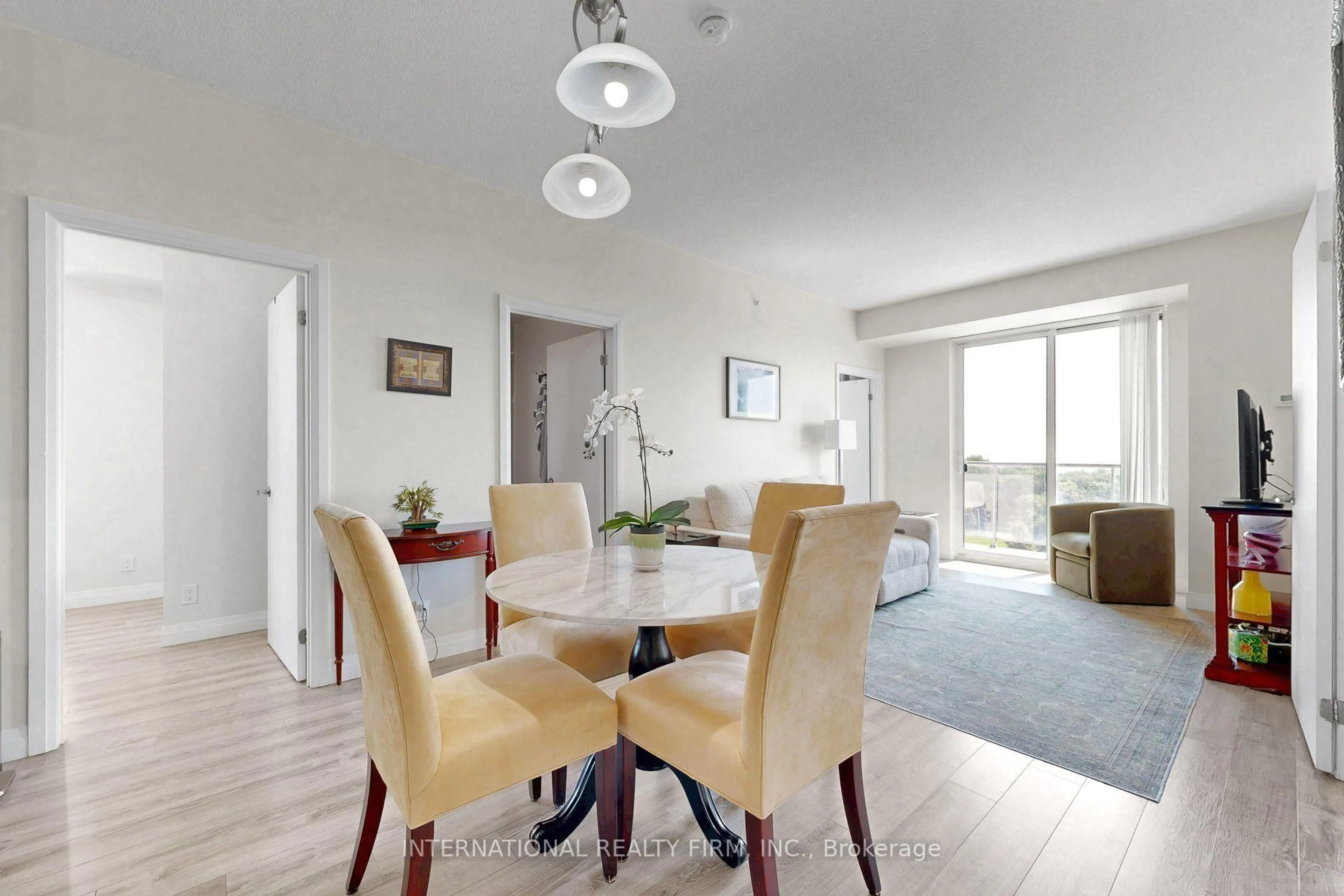 Dining room, wood/laminate floor for 22 East Haven Dr #812, Toronto Ontario M1N 0B4