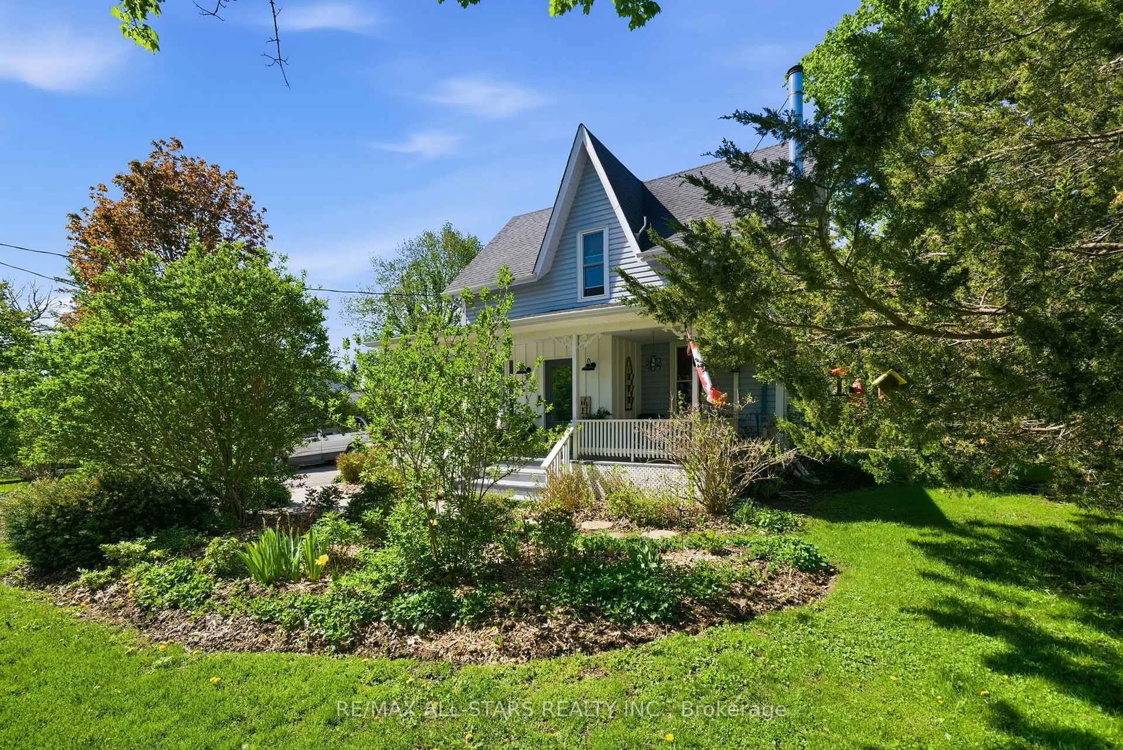A pic from outside/outdoor area/front of a property/back of a property/a pic from drone, street for 20 Keene St, Scugog Ontario L0C 1G0
