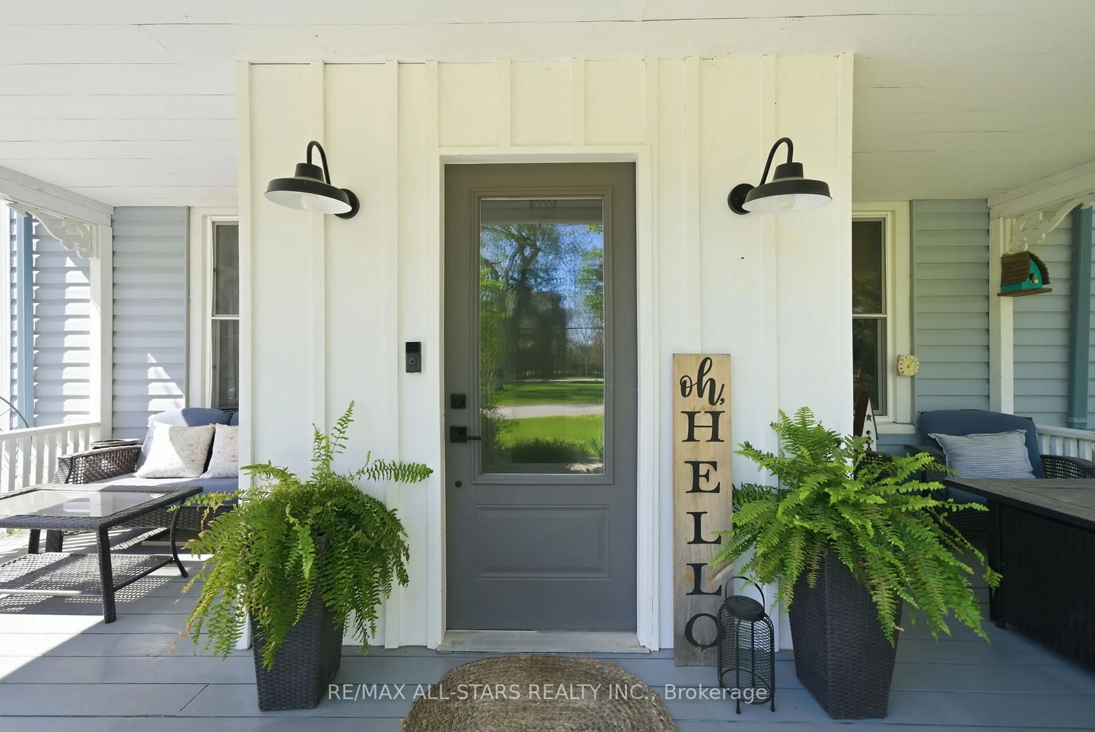 Indoor entryway for 20 Keene St, Scugog Ontario L0C 1G0