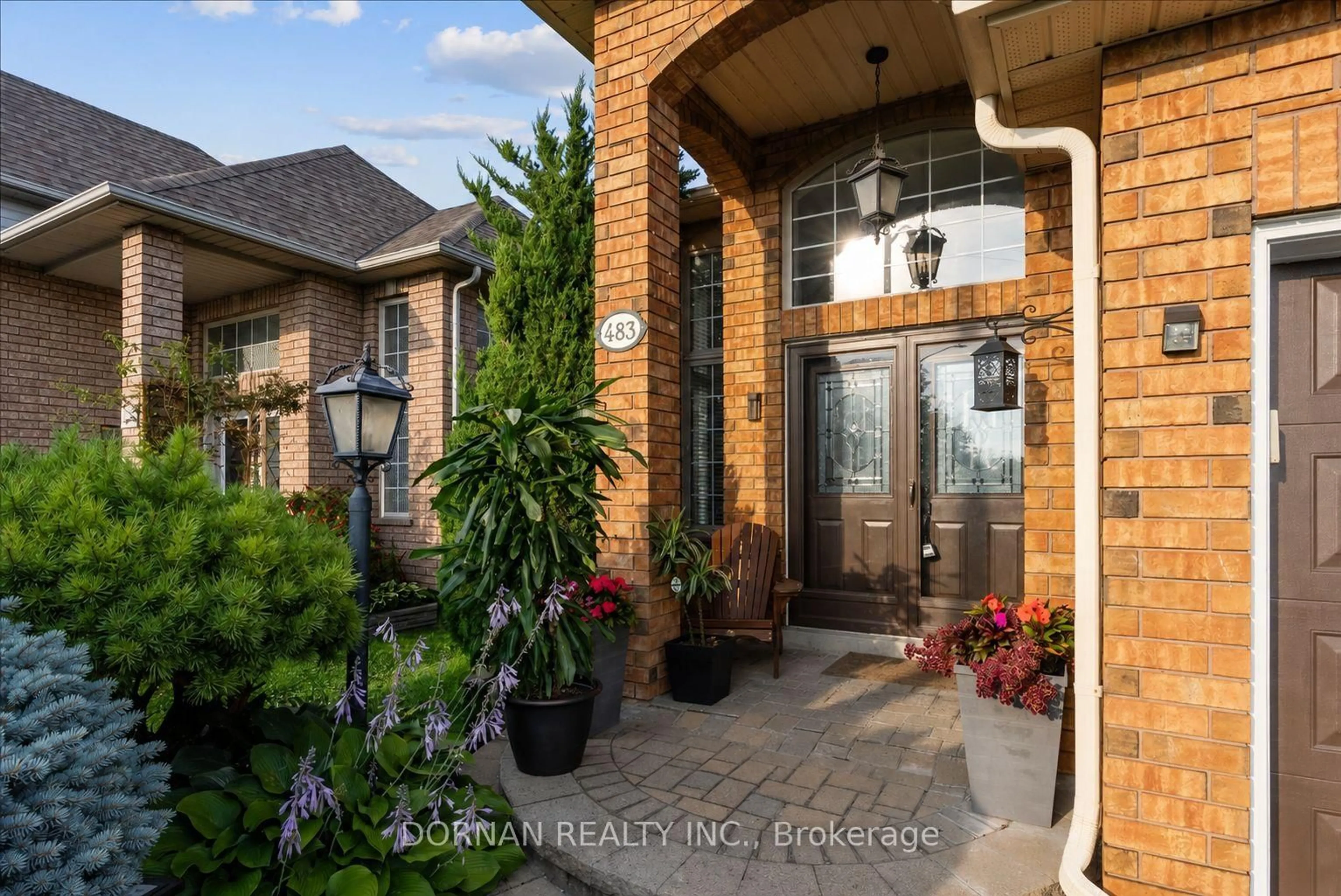 Indoor entryway for 483 Ormond Dr, Oshawa Ontario L1K 2L8