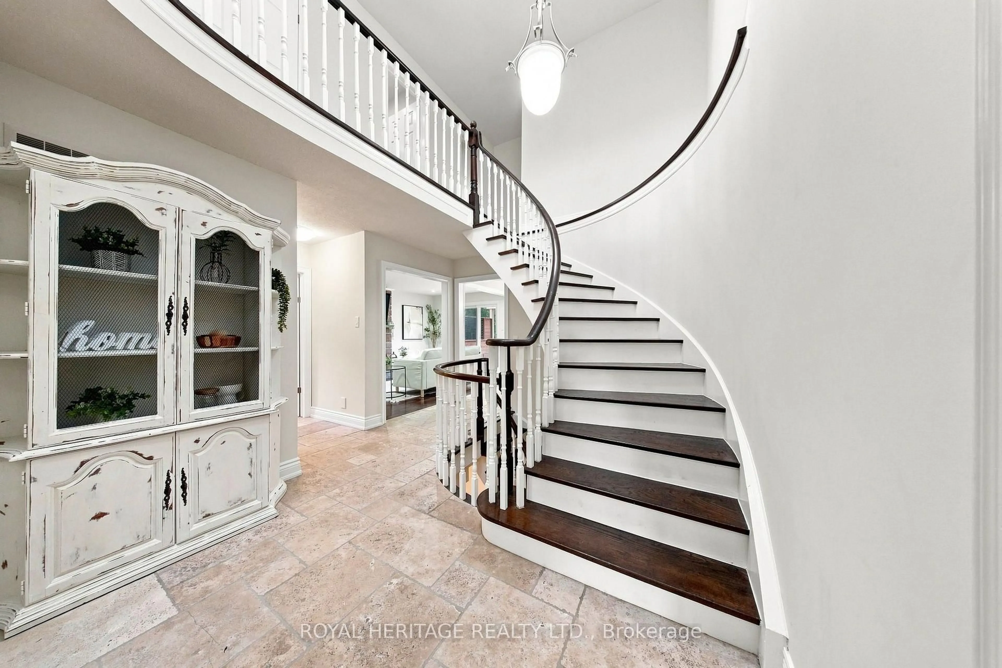 Unknown for 816 Sheppard Ave, Pickering Ontario L1V 1G5
