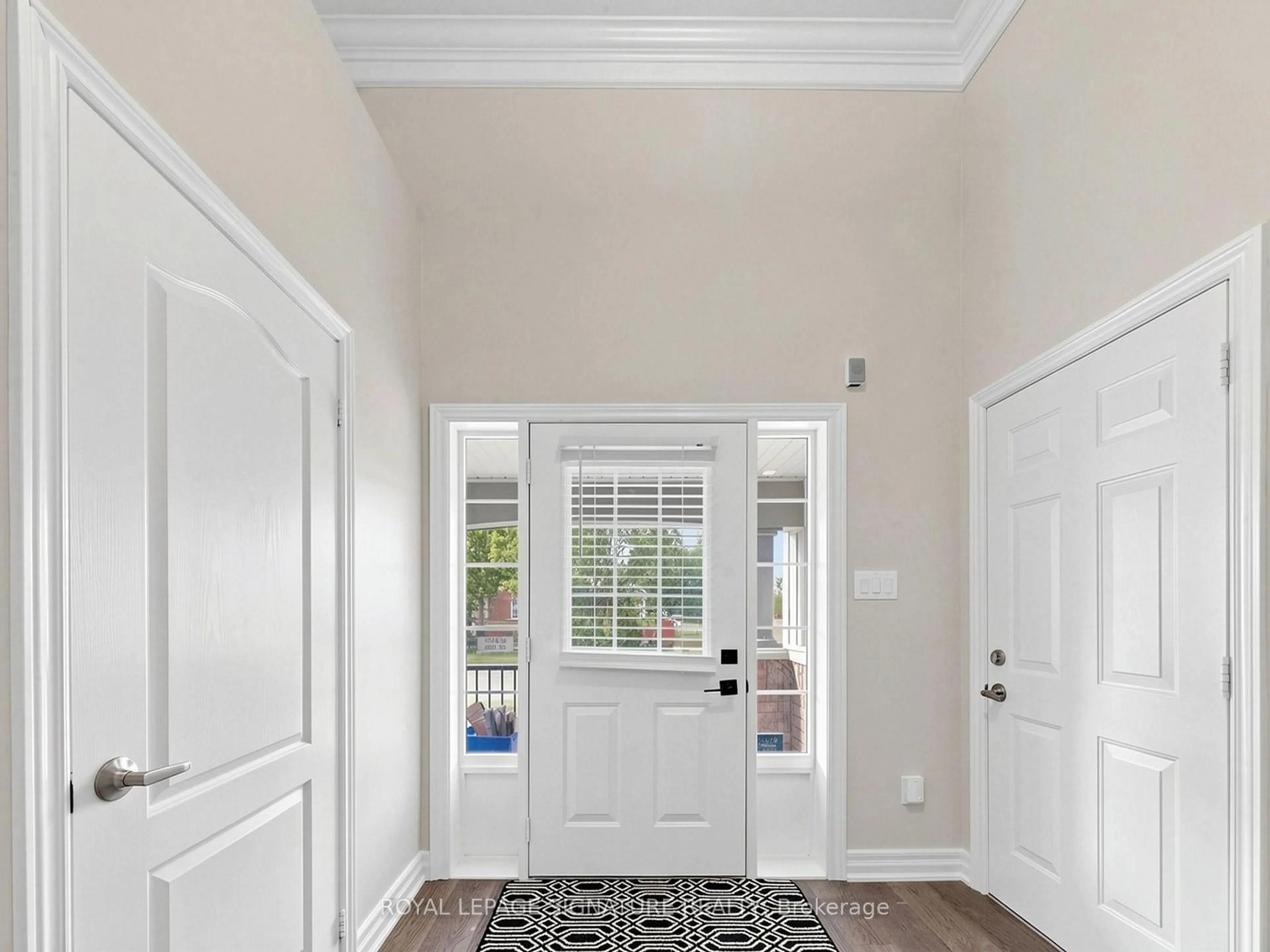 Indoor entryway for 49 Kenilworth Cres, Whitby Ontario L1M 2M6