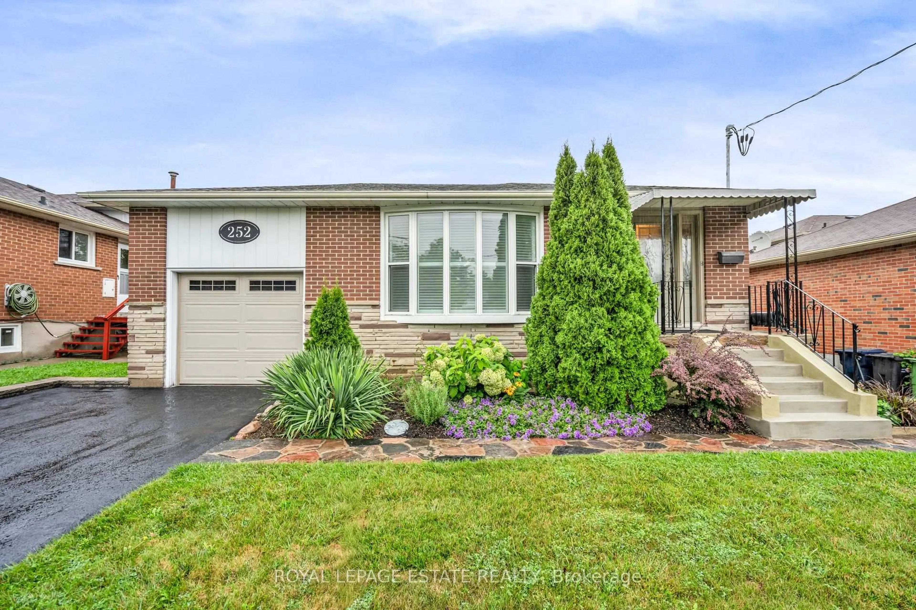 Home with brick exterior material, street for 252 Brimorton Rd, Toronto Ontario M1H 2E1