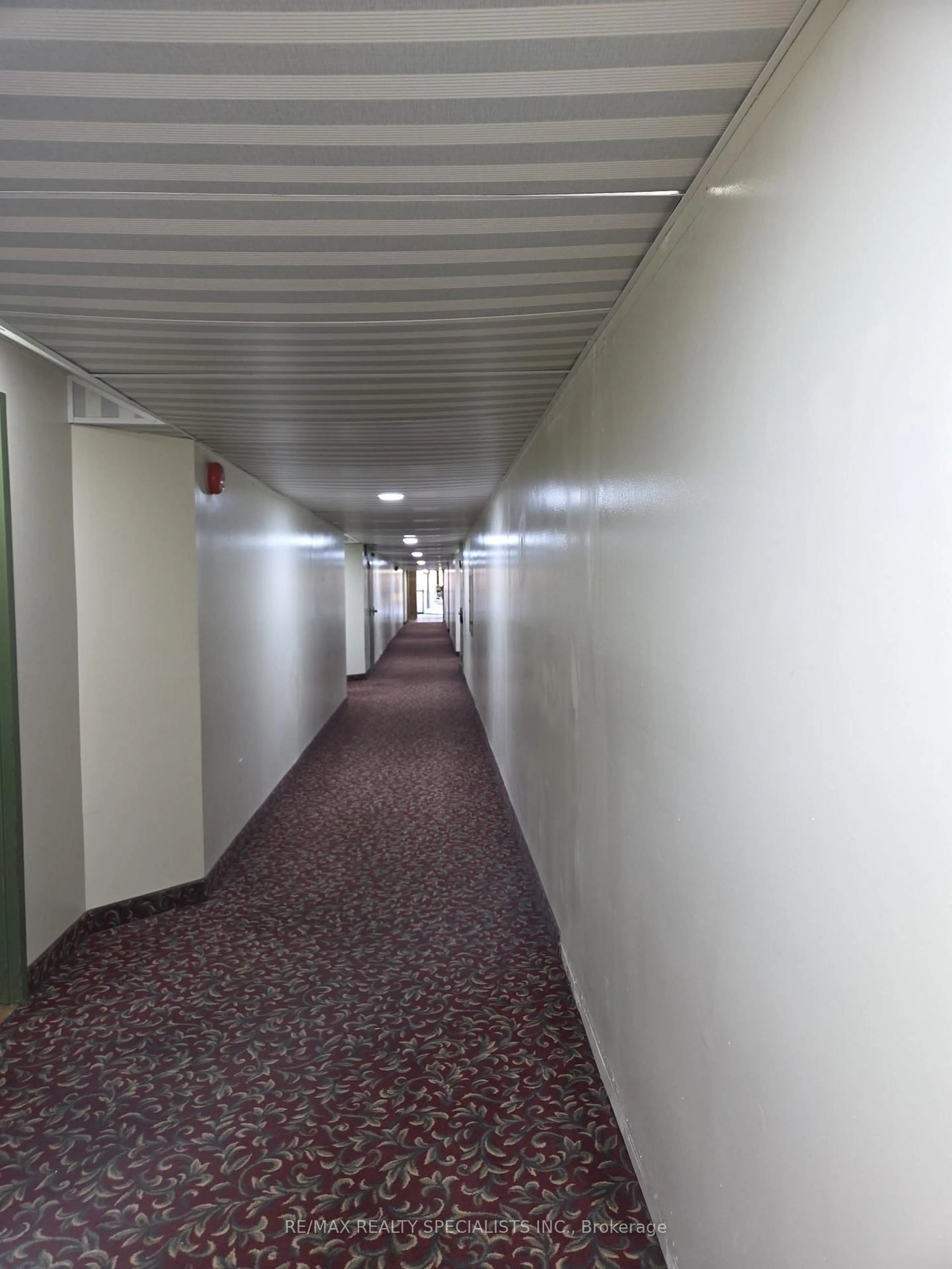 Unknown for 1705 Mccowan Rd #103, Toronto Ontario M1S 4L2