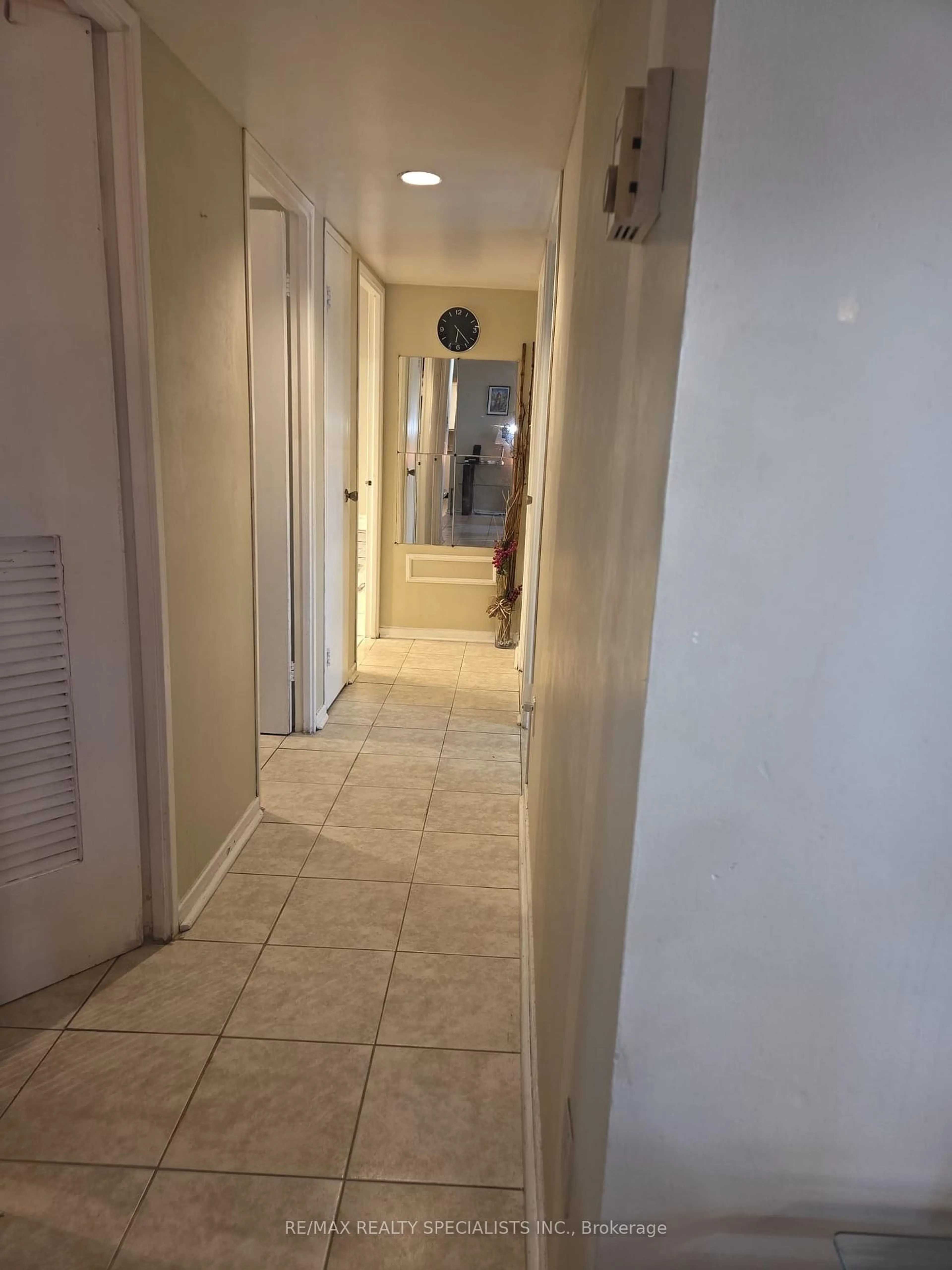 Unknown for 1705 Mccowan Rd #103, Toronto Ontario M1S 4L2