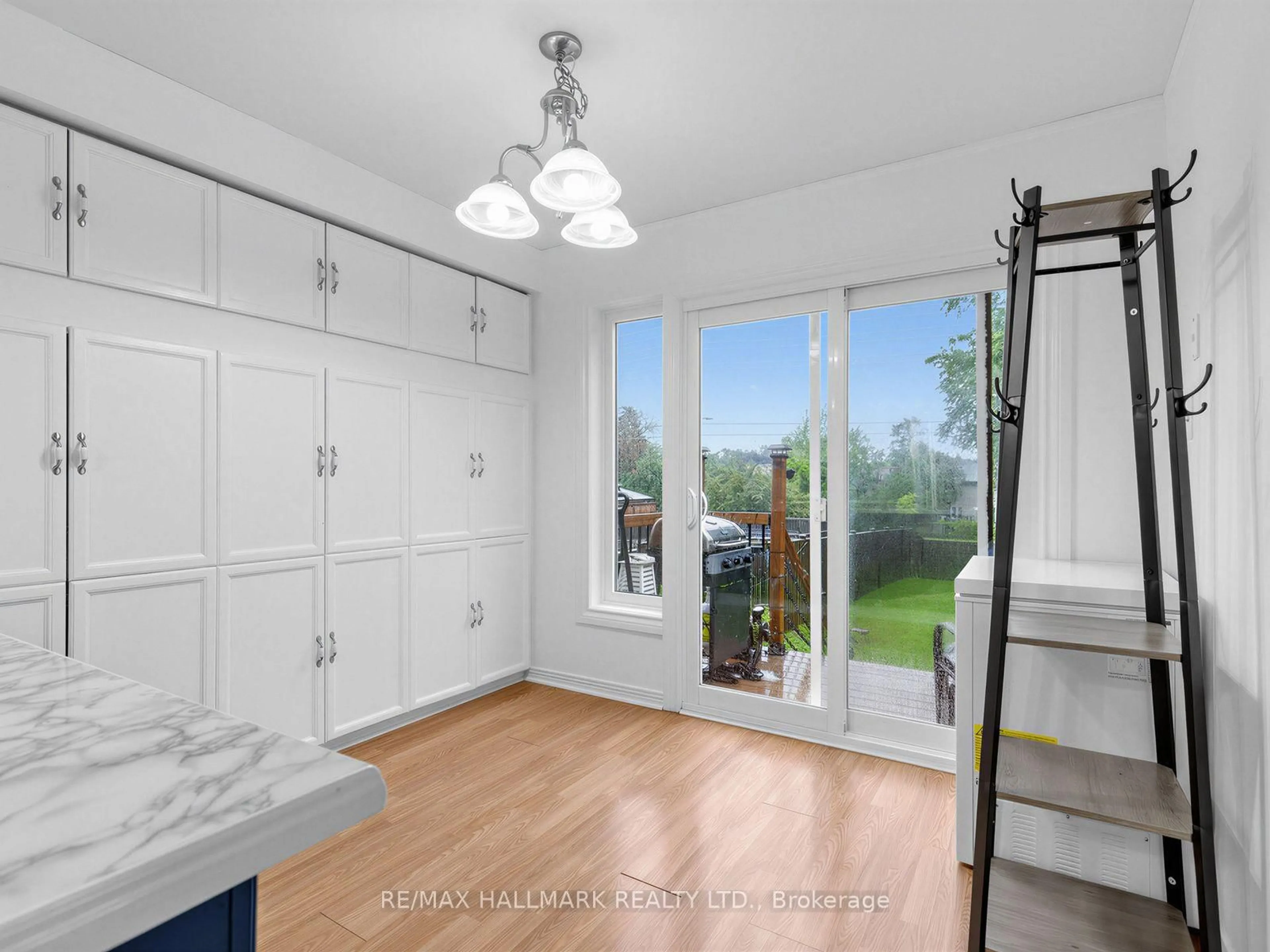 Unknown for 1553 Rawlings Dr, Pickering Ontario L1V 5B2