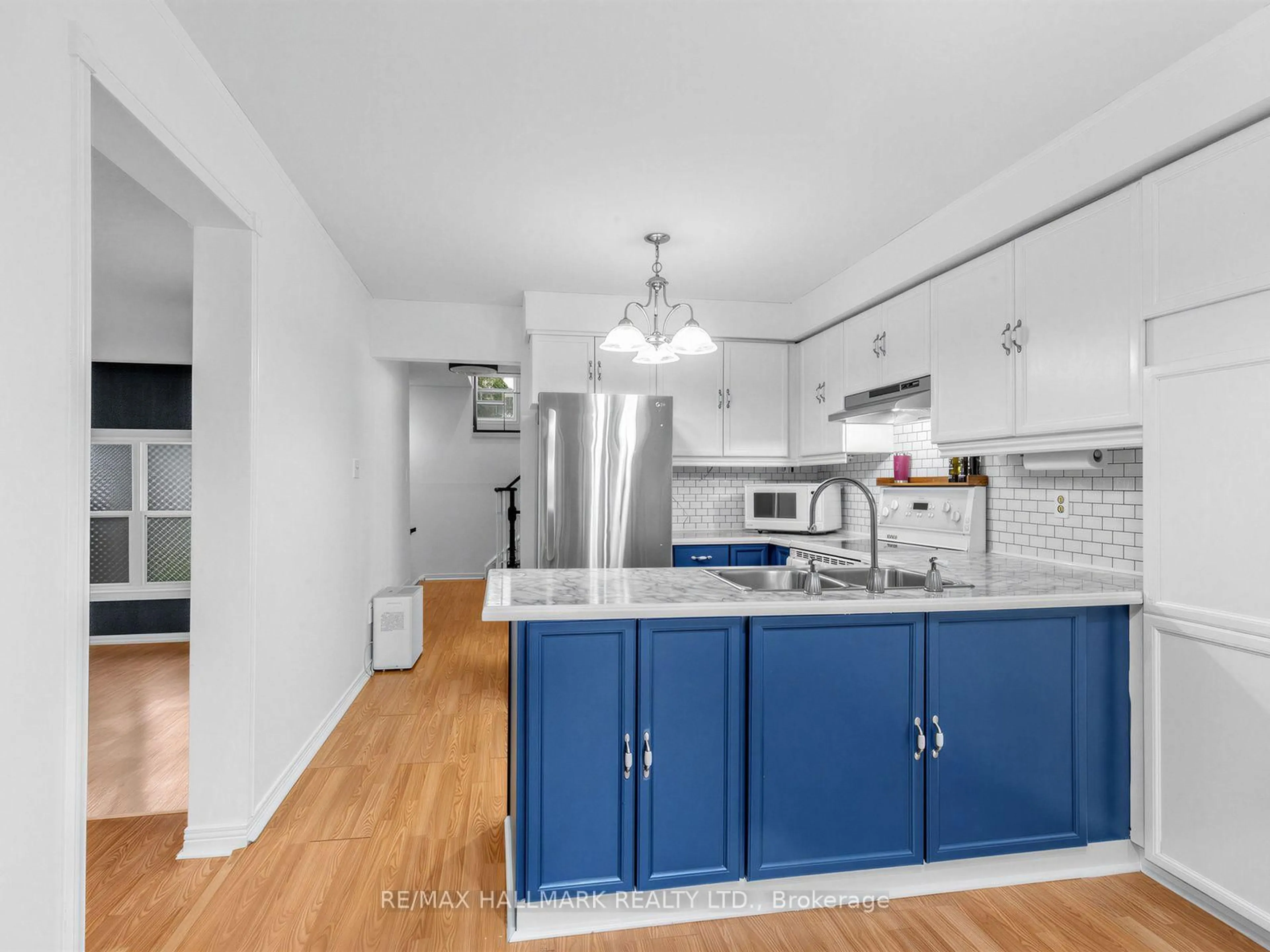 Open concept kitchen, unknown for 1553 Rawlings Dr, Pickering Ontario L1V 5B2