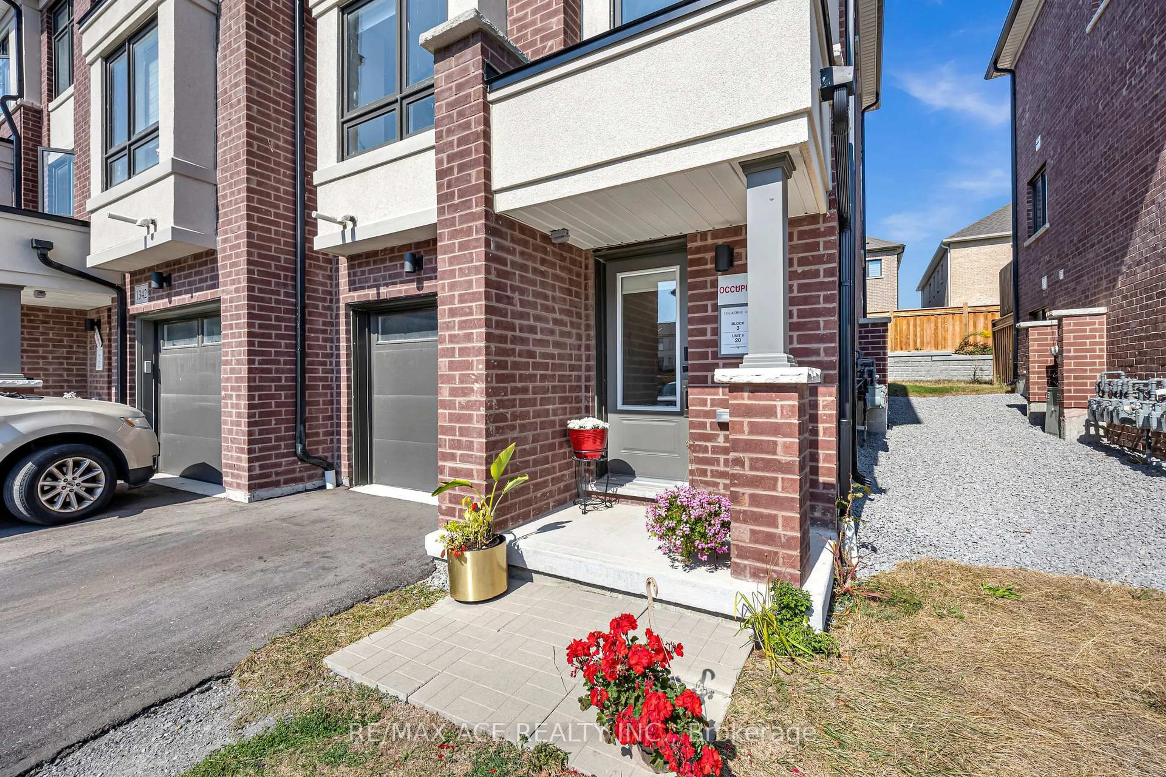 Home with brick exterior material, street for 1344 Bradenton Path, Oshawa Ontario L1K 1A9