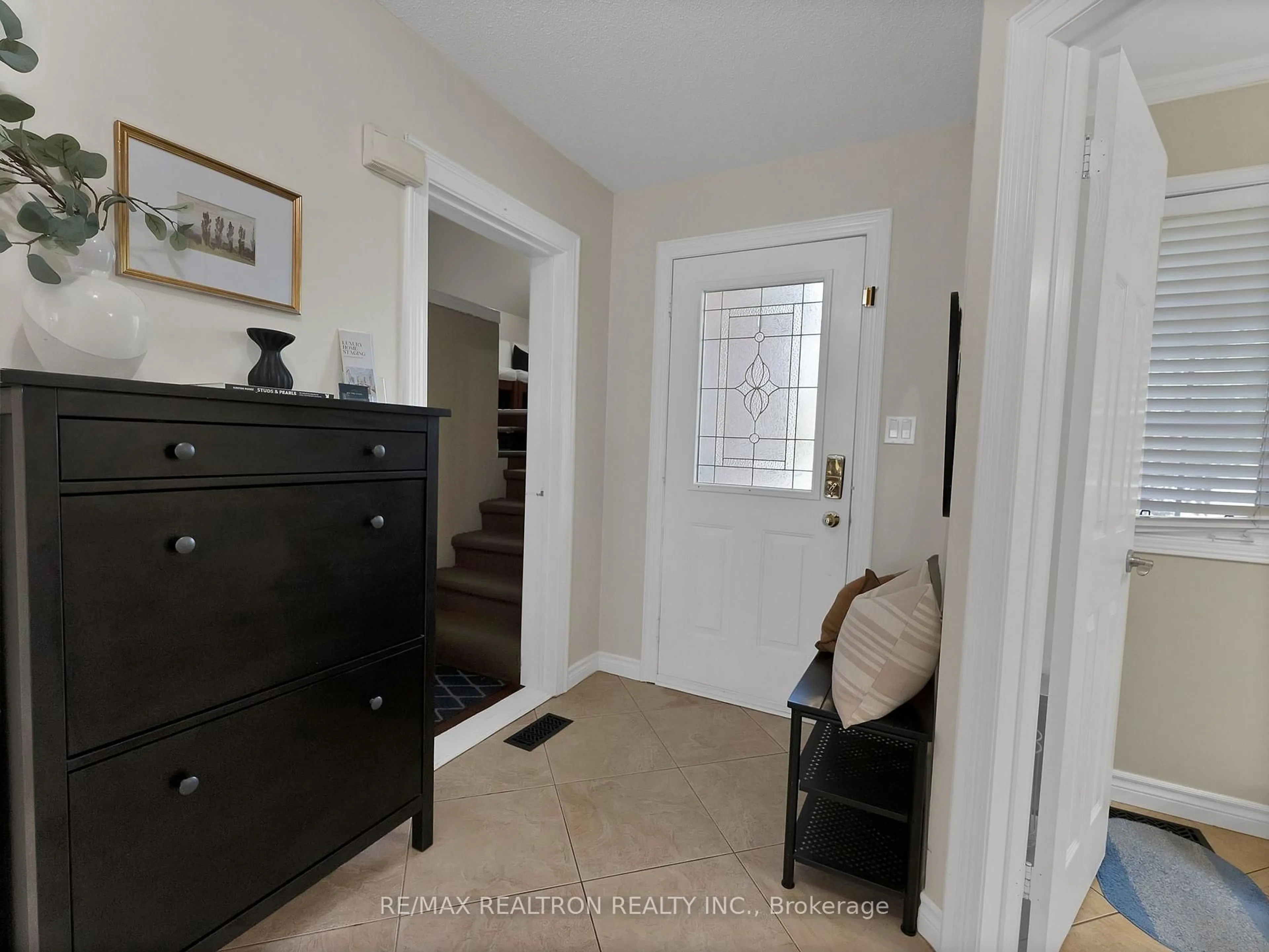 Indoor entryway for 83 Crawforth St, Whitby Ontario L1N 9K9