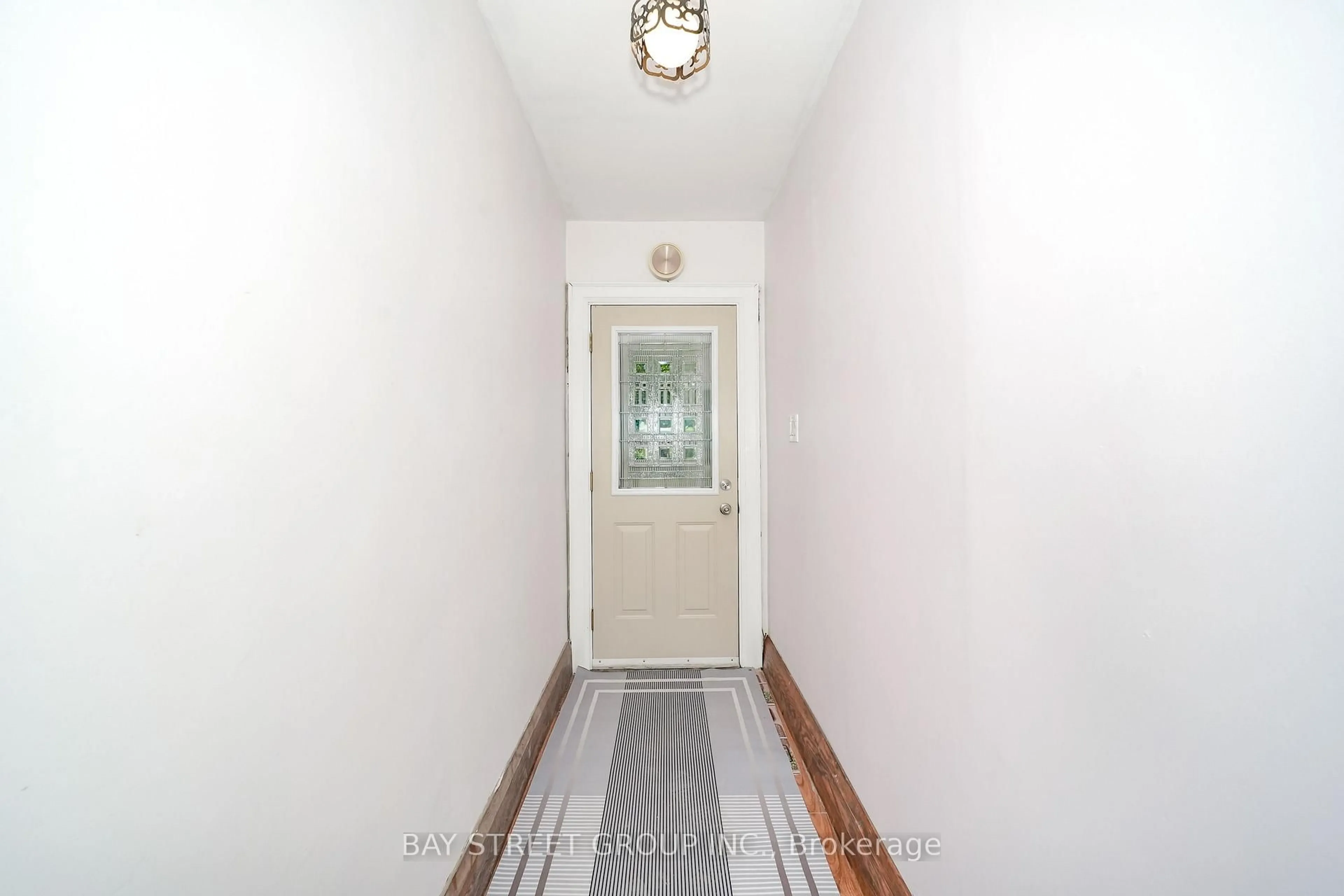 Indoor entryway for 54 Thyra Ave, Toronto Ontario M4C 5G5