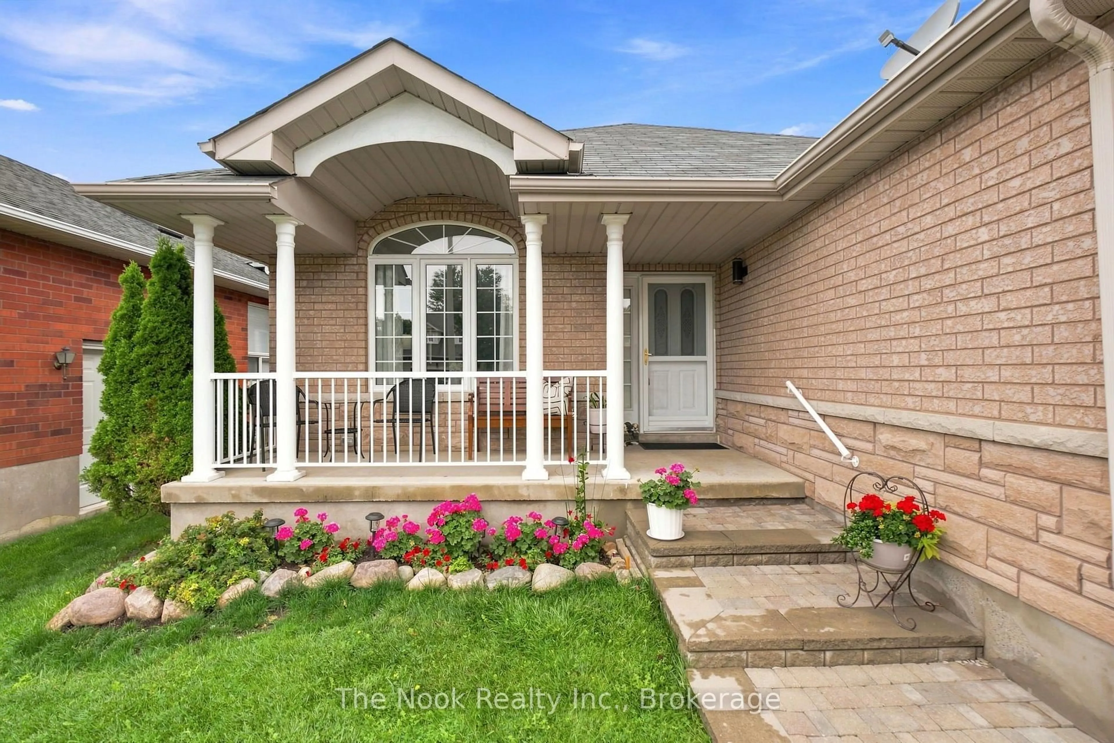 Home with brick exterior material, street for 638 Longworth Ave, Clarington Ontario L1C 5B8