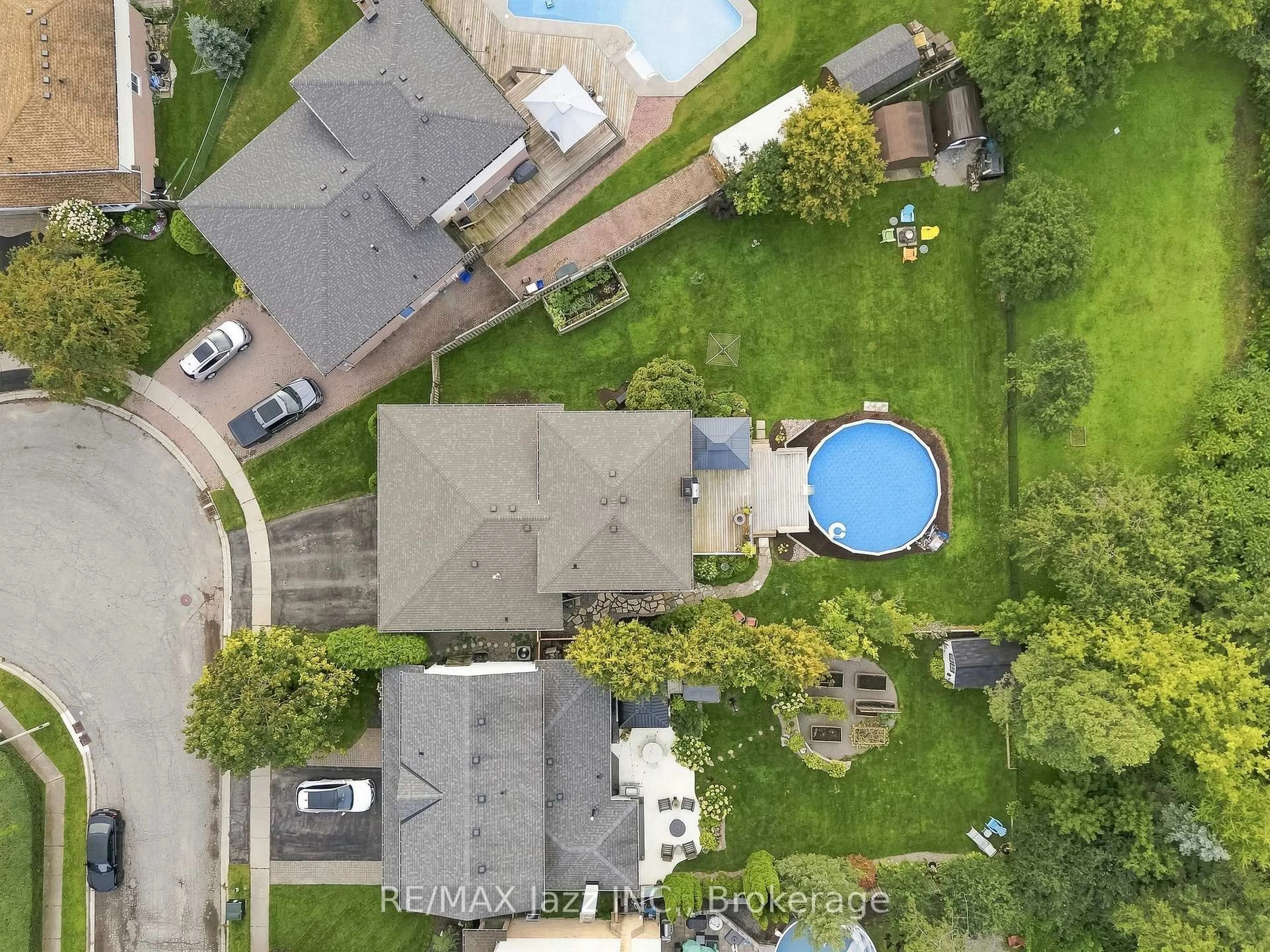 A pic from outside/outdoor area/front of a property/back of a property/a pic from drone, street for 76 Chester Cres, Scugog Ontario L9L 1K8