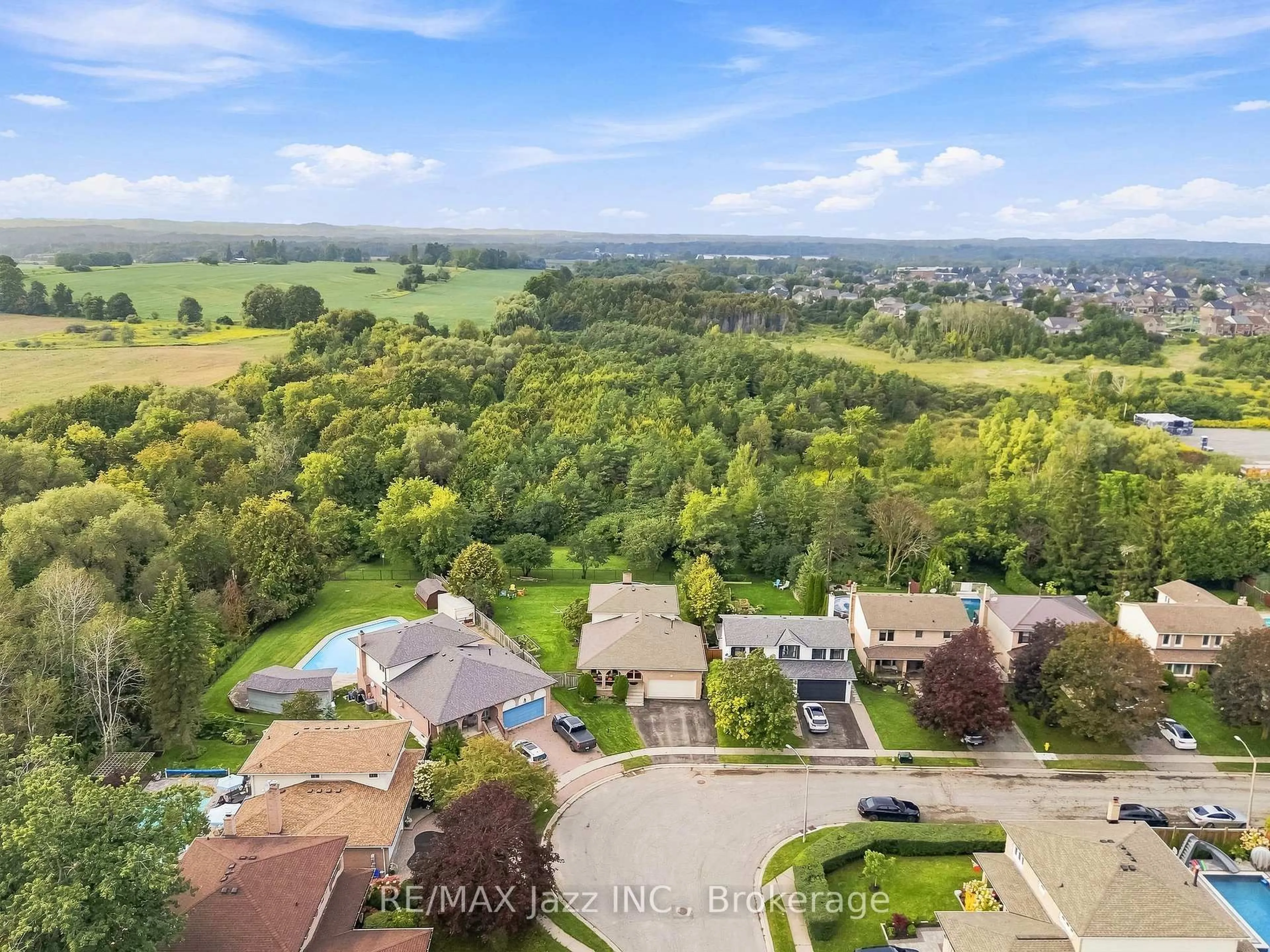 A pic from outside/outdoor area/front of a property/back of a property/a pic from drone, water/lake/river/ocean view for 76 Chester Cres, Scugog Ontario L9L 1K8