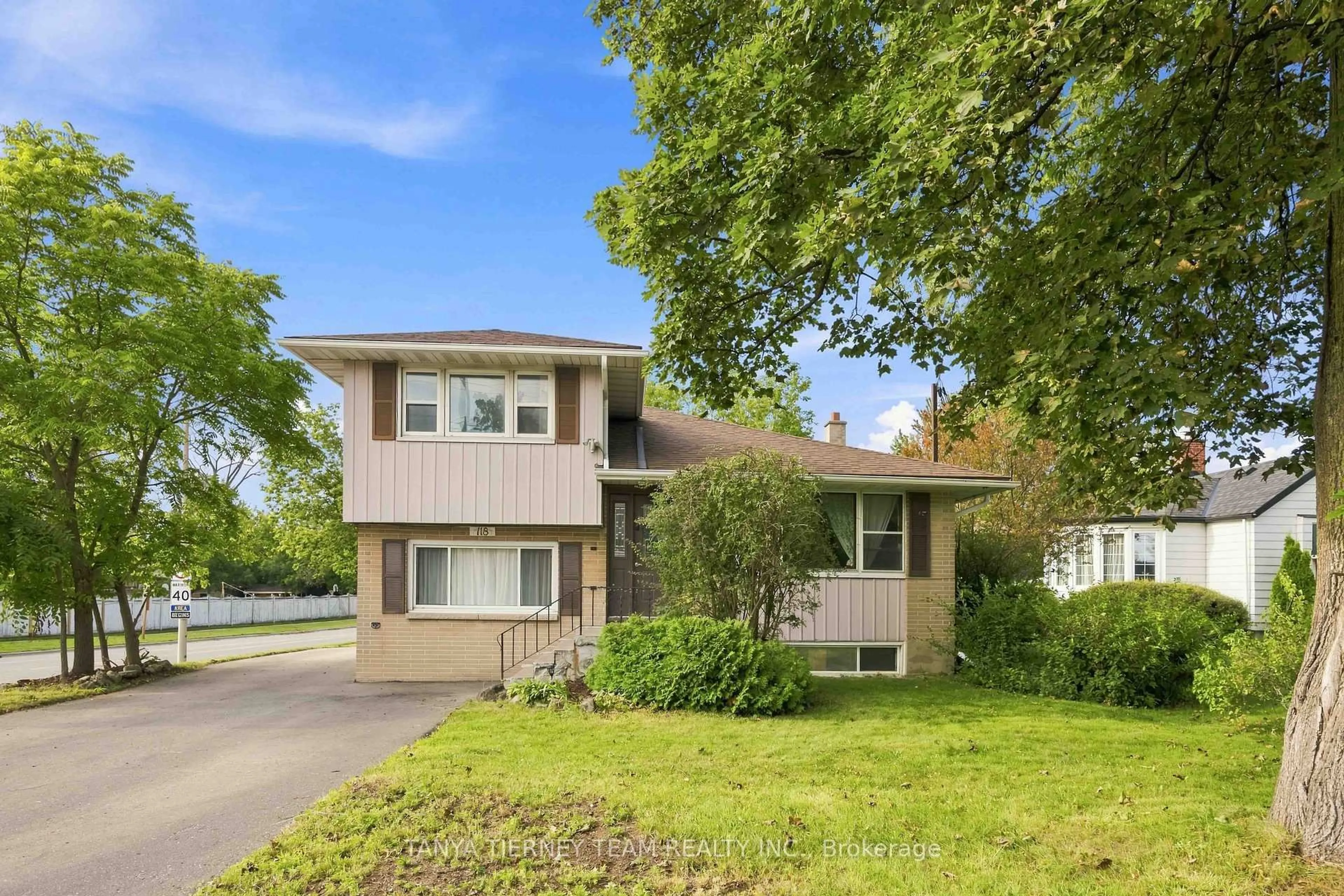 Unknown for 118 Rossland Rd, Oshawa Ontario L1G 2V6