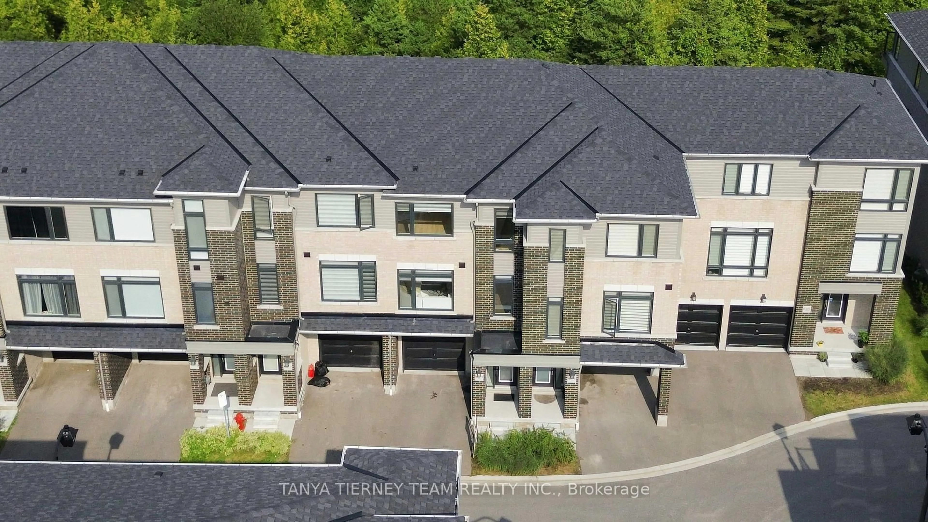 A pic from outside/outdoor area/front of a property/back of a property/a pic from drone, street for 53 Emmas Way, Whitby Ontario L1R 0S7