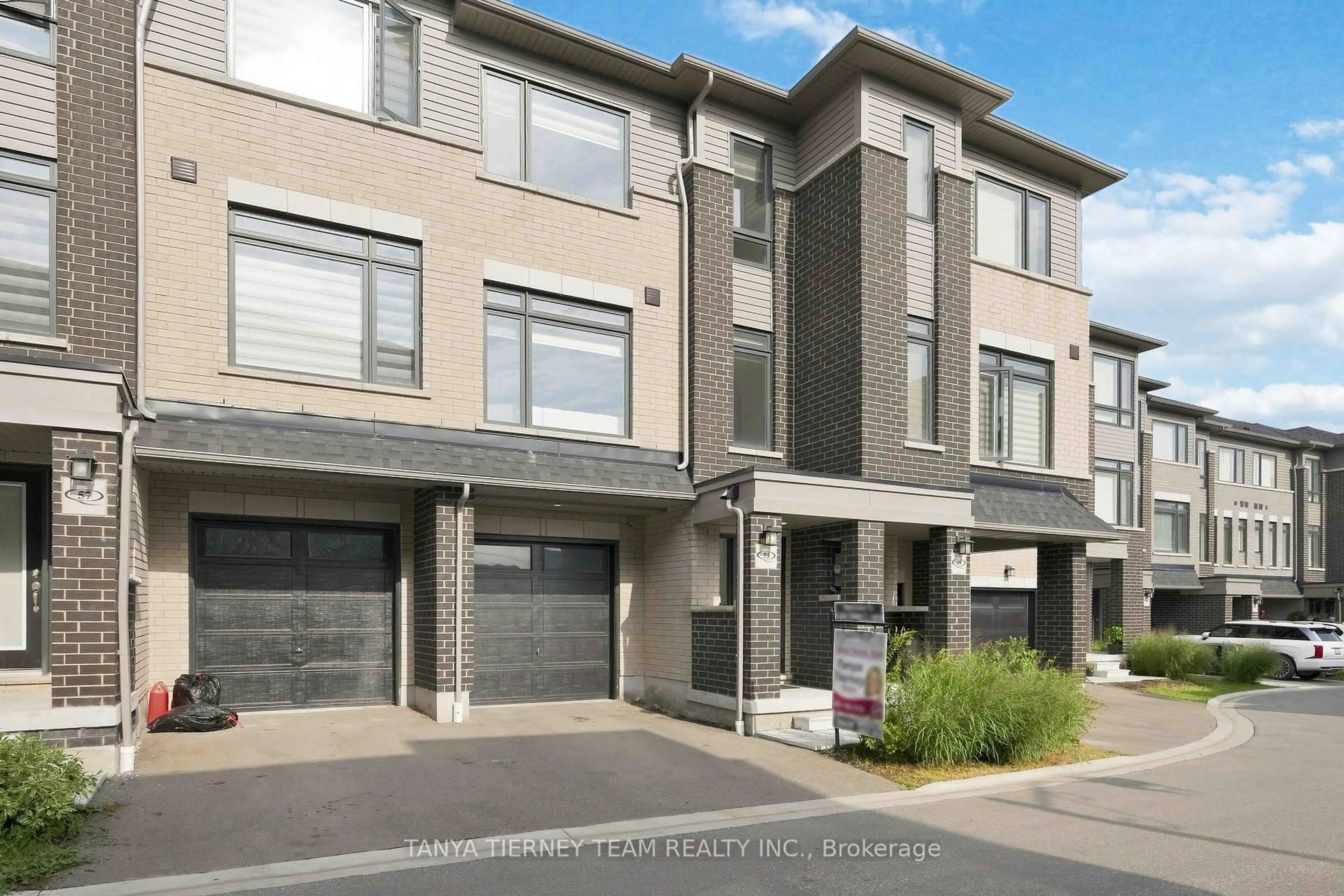 Unknown for 53 Emmas Way, Whitby Ontario L1R 0S7