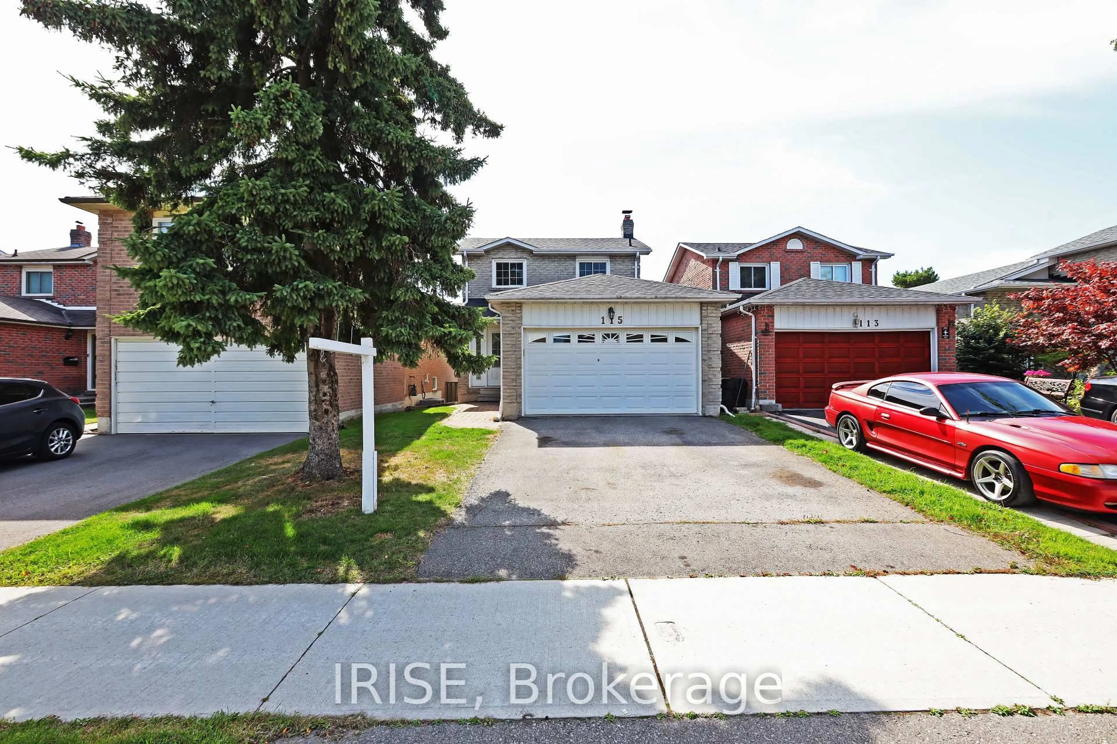 A pic from outside/outdoor area/front of a property/back of a property/a pic from drone, street for 115 Winter Gardens Tr, Toronto Ontario M1C 3M9
