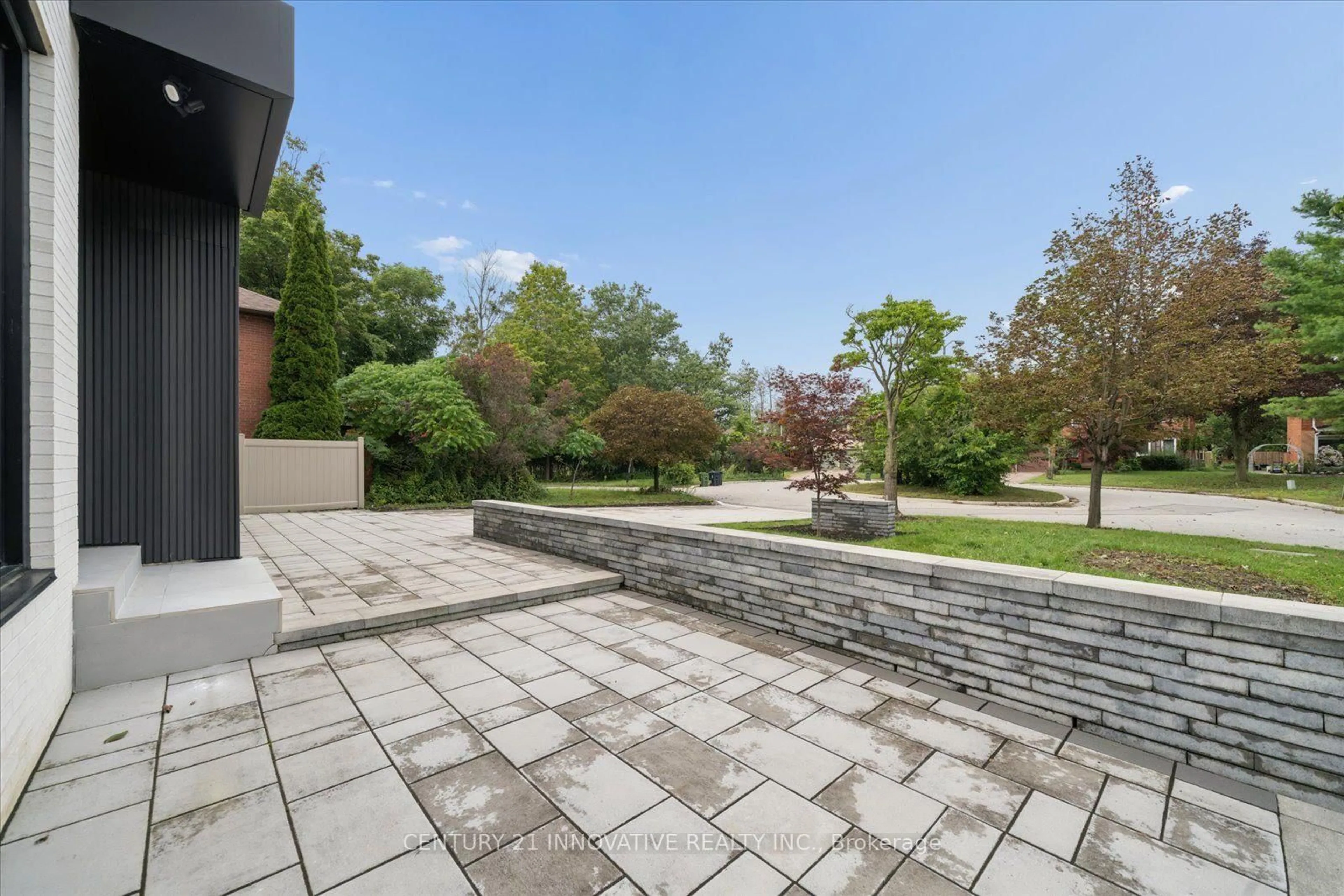 Patio, street for 10 Haida Crt, Toronto Ontario M1C 3L1