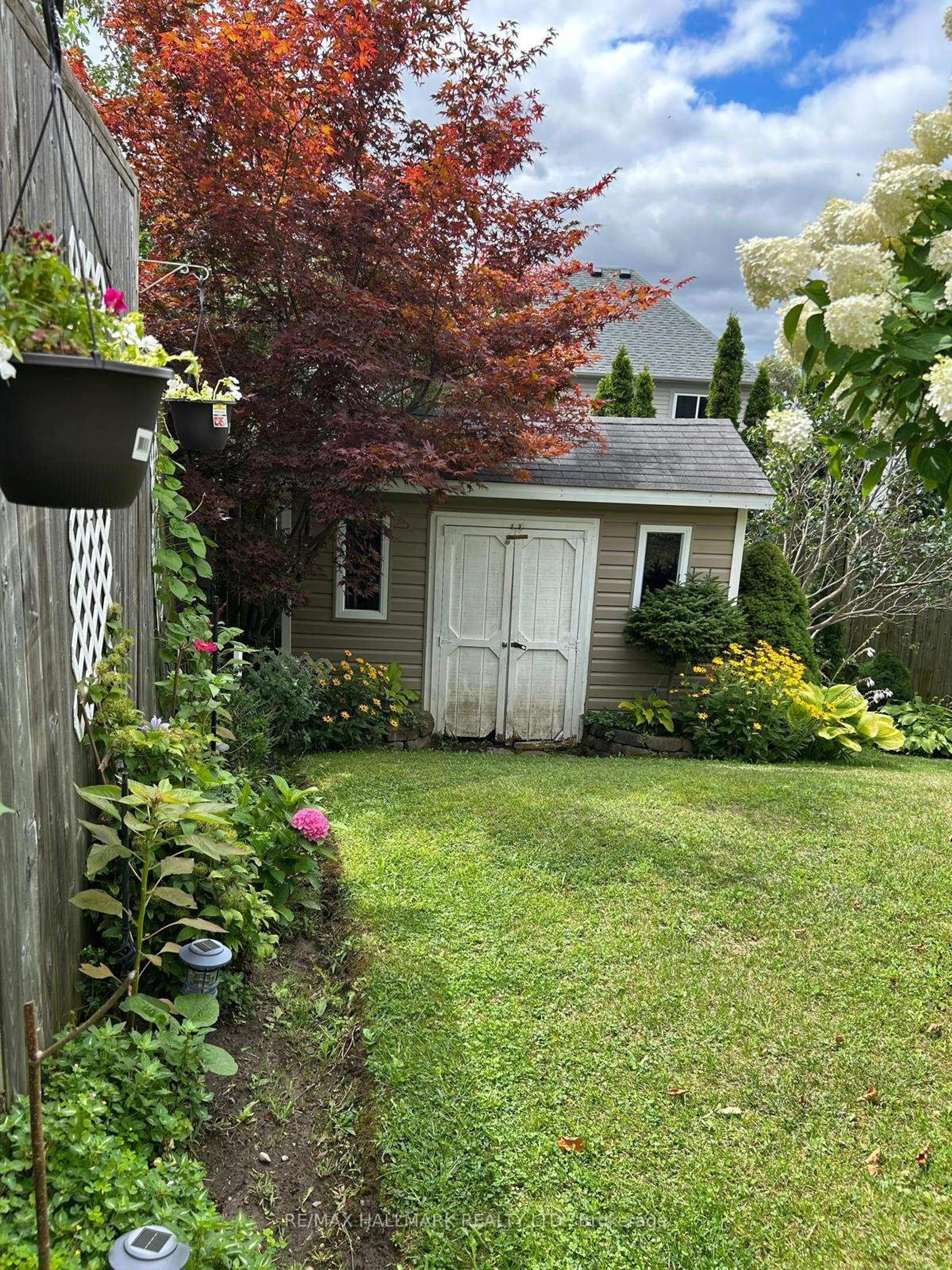 Shed for 1109 Keswick Crt, Oshawa Ontario L1K 2V2